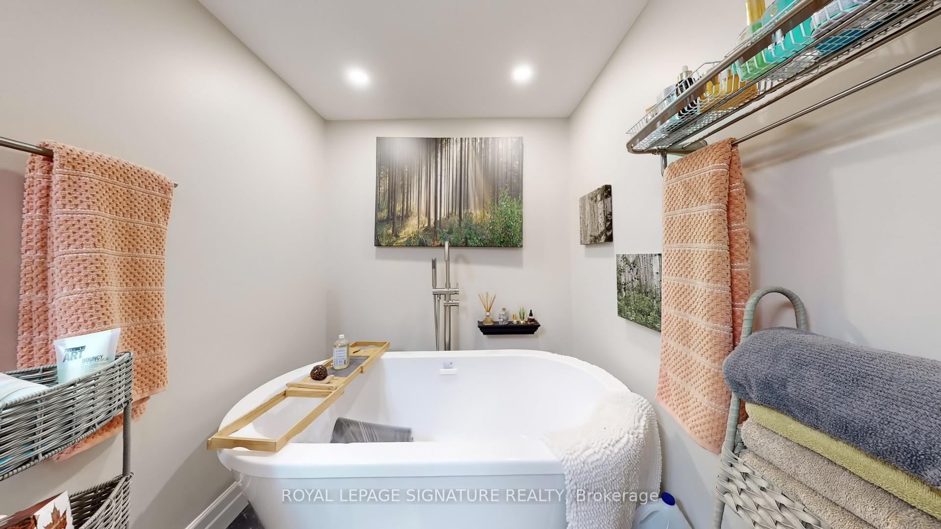 Photo 35 of 16 Mollison Court, Guelph, Kortright Hills — HOMEH