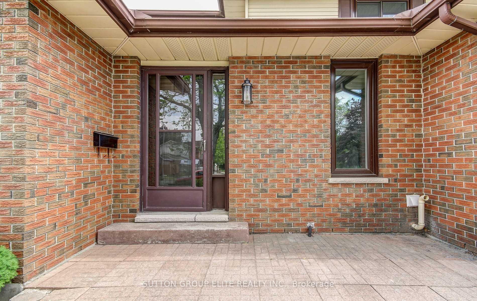 Photo 2 of 57 Fairmeadow Drive, Guelph, Willow West/Sugarbush/West Acres — HOMEH
