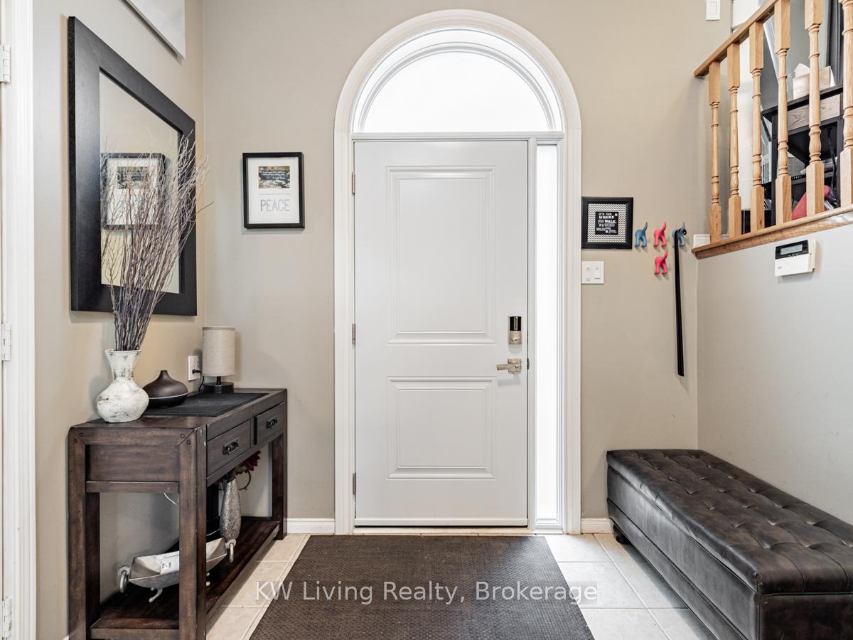 Photo 4 of 35 Mapleton Avenue, Barrie, Holly — HOMEH