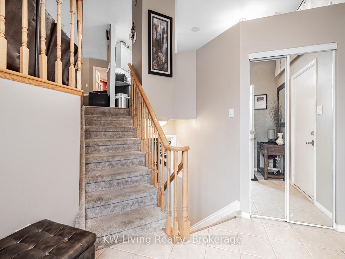 Photo 5 of 35 Mapleton Avenue, Barrie, Holly — HOMEH