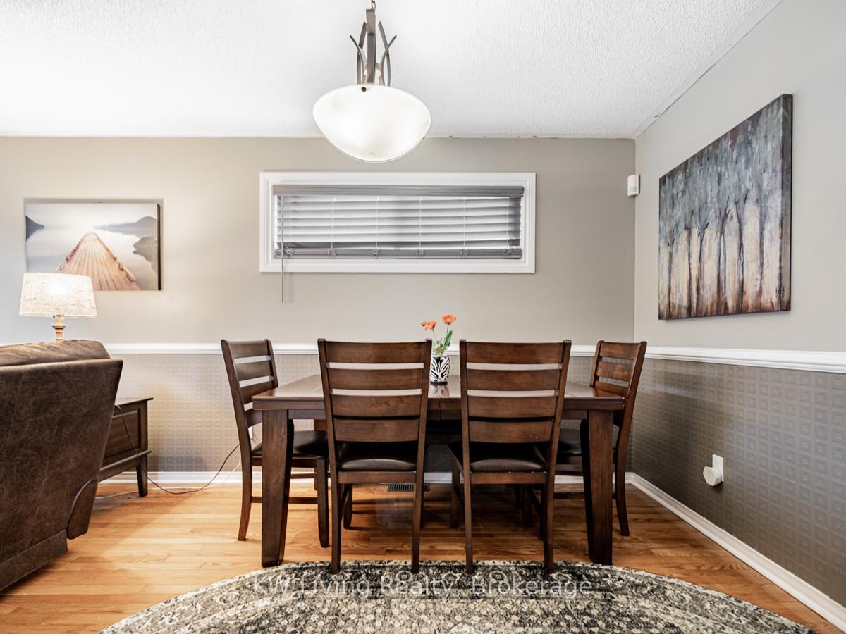 Photo 10 of 35 Mapleton Avenue, Barrie, Holly — HOMEH