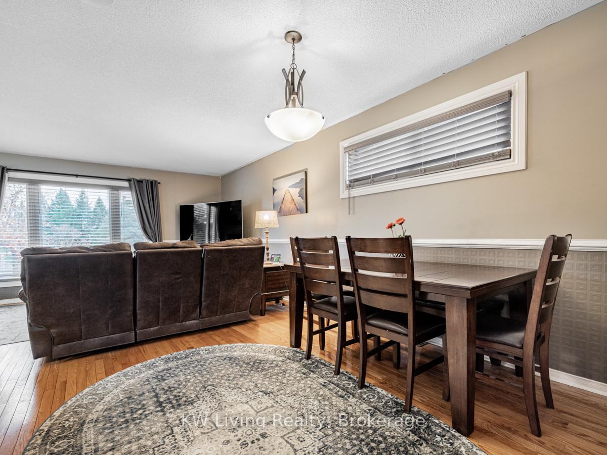 Photo 11 of 35 Mapleton Avenue, Barrie, Holly — HOMEH
