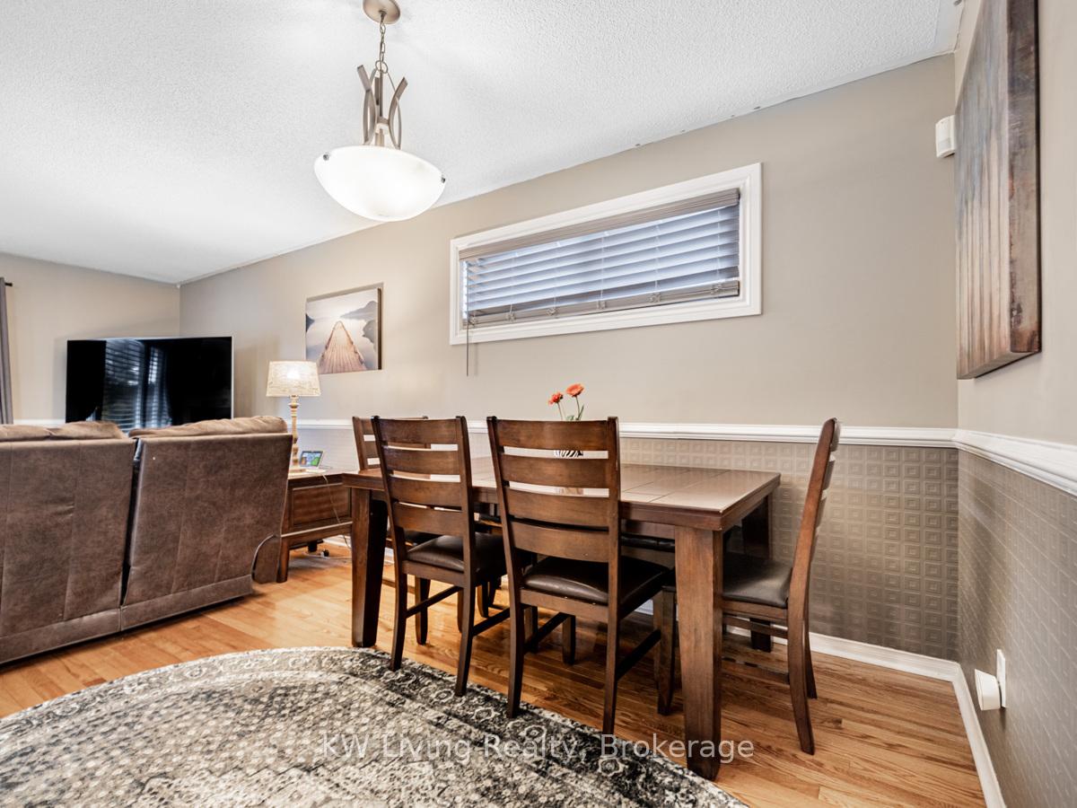 Photo 12 of 35 Mapleton Avenue, Barrie, Holly — HOMEH