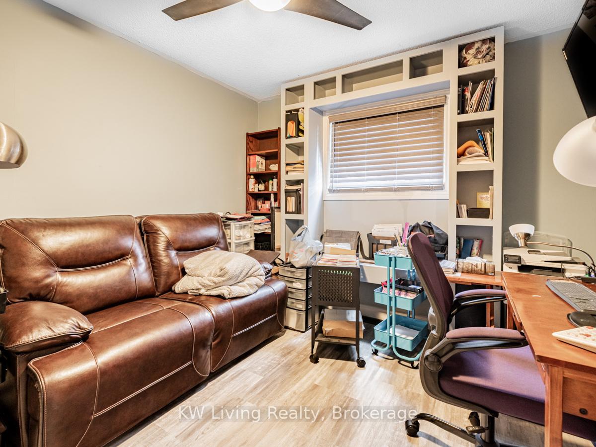 Photo 20 of 35 Mapleton Avenue, Barrie, Holly — HOMEH