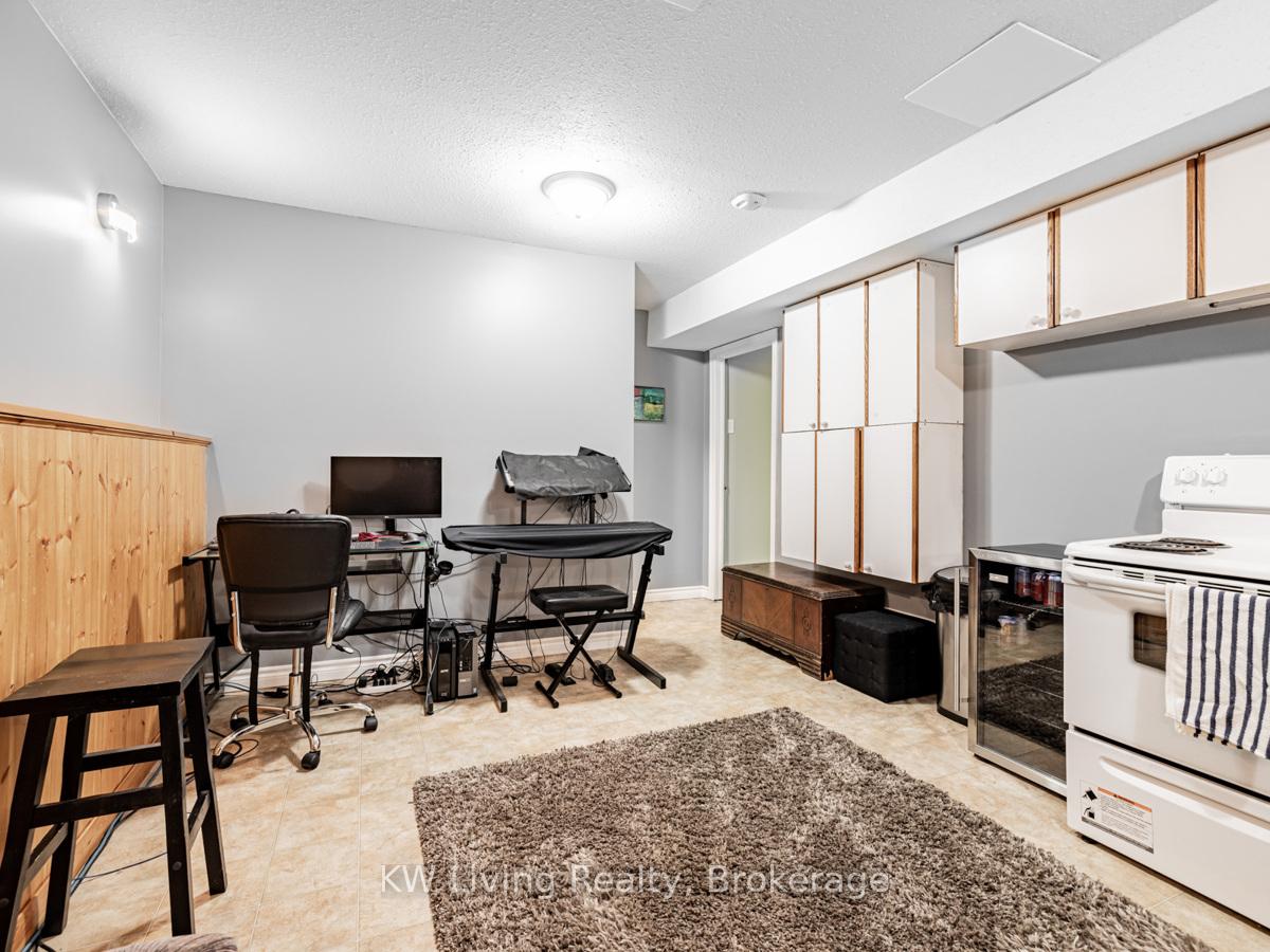 Photo 26 of 35 Mapleton Avenue, Barrie, Holly — HOMEH