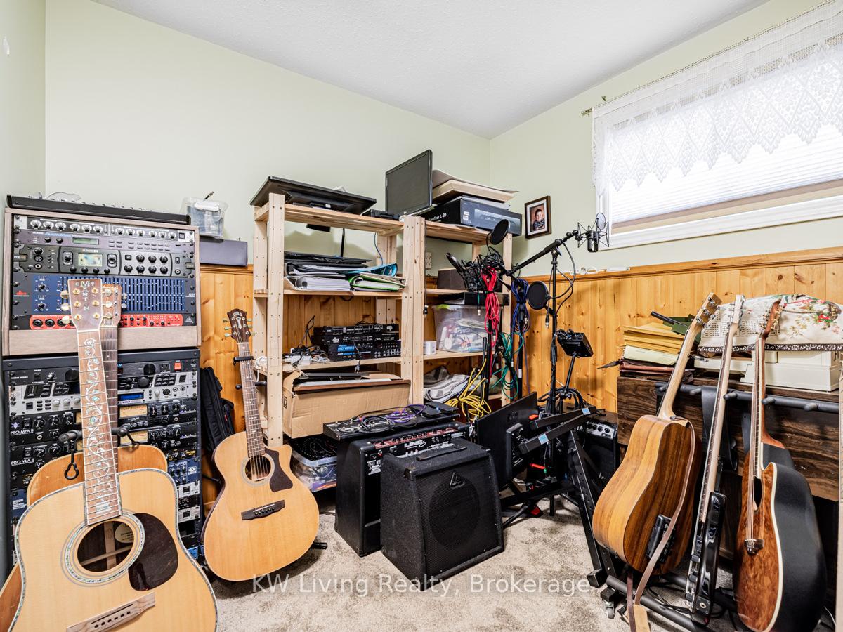 Photo 29 of 35 Mapleton Avenue, Barrie, Holly — HOMEH