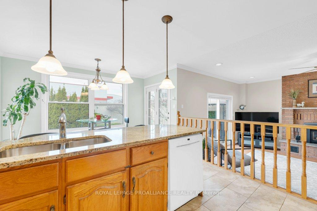 Photo 8 of 30 Springbrook Crescent, Belleville, Belleville Ward — HOMEH
