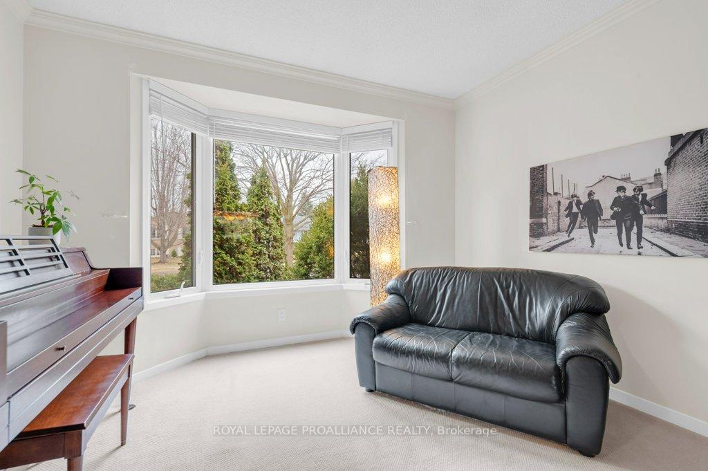 Photo 15 of 30 Springbrook Crescent, Belleville, Belleville Ward — HOMEH