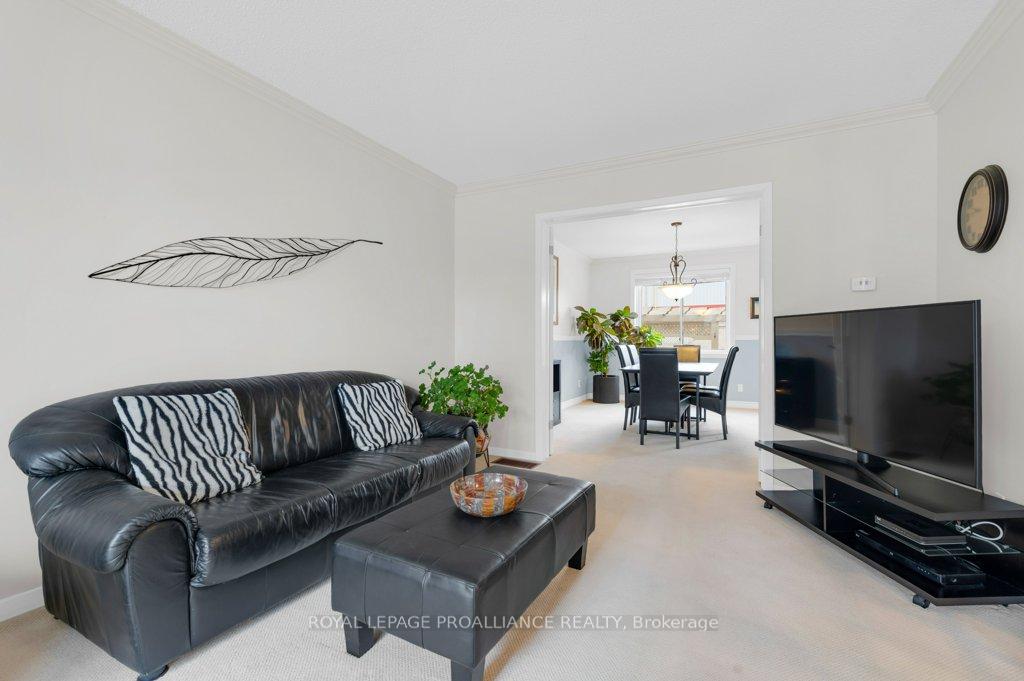 Photo 16 of 30 Springbrook Crescent, Belleville, Belleville Ward — HOMEH