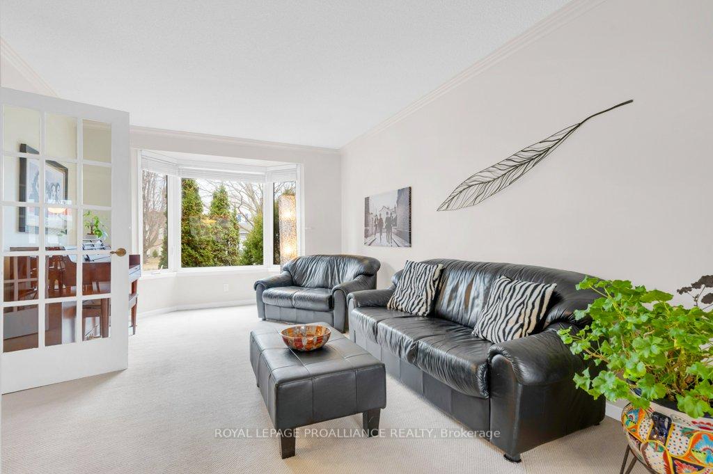 Photo 17 of 30 Springbrook Crescent, Belleville, Belleville Ward — HOMEH