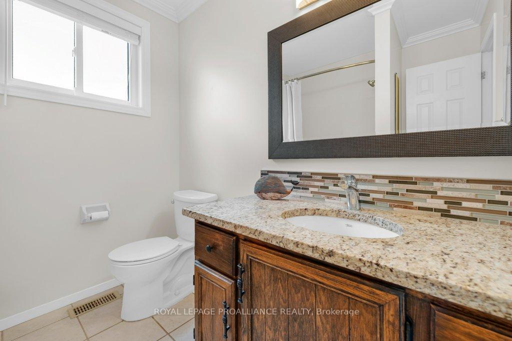 Photo 21 of 30 Springbrook Crescent, Belleville, Belleville Ward — HOMEH