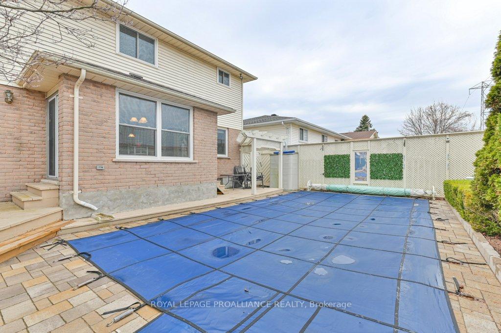 Photo 34 of 30 Springbrook Crescent, Belleville, Belleville Ward — HOMEH