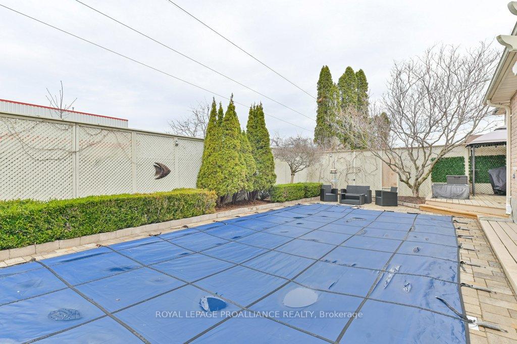 Photo 36 of 30 Springbrook Crescent, Belleville, Belleville Ward — HOMEH