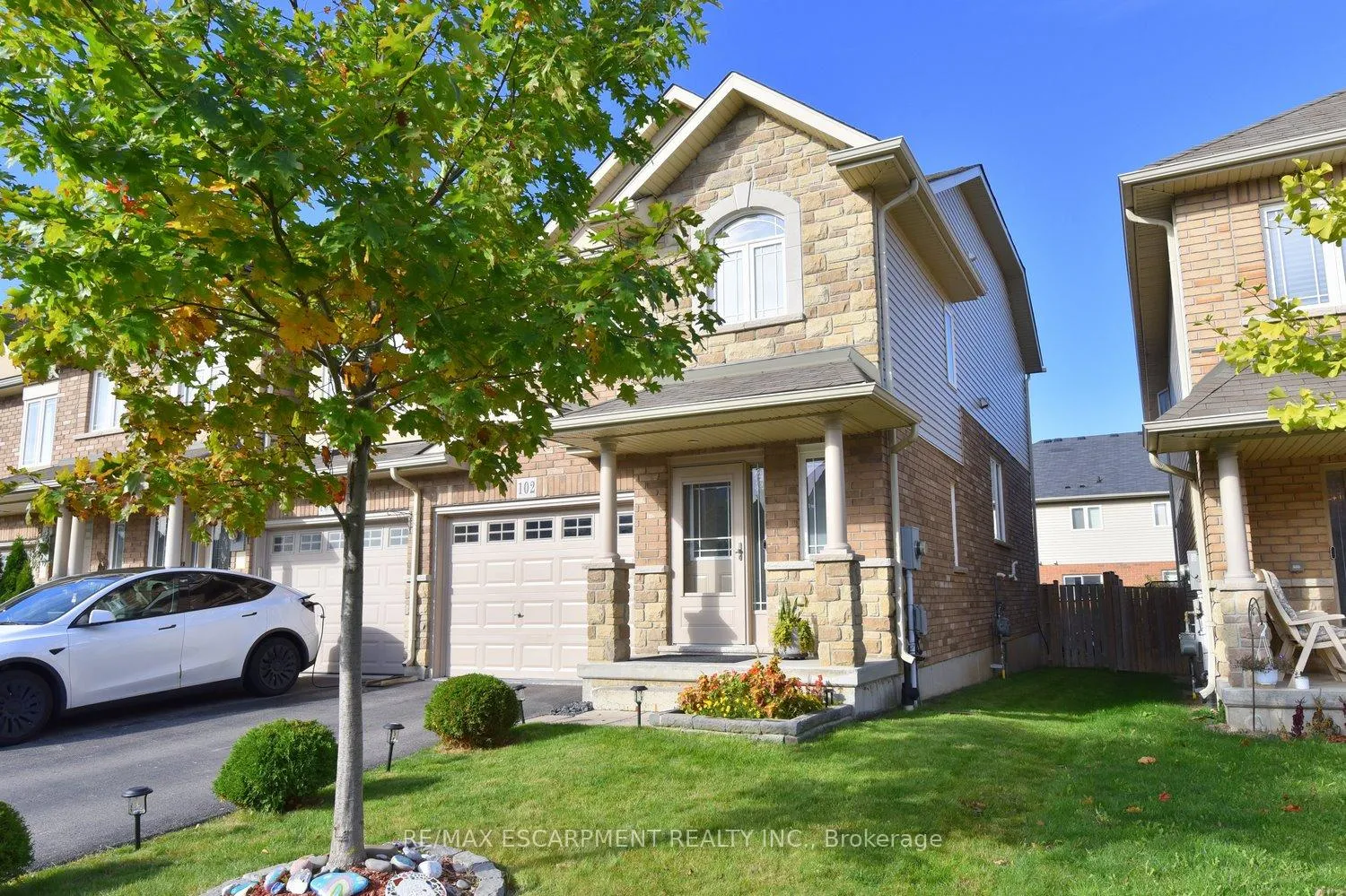 Photo 1 of 102 Celestial Crescent, Hamilton, Hannon — HOMEH