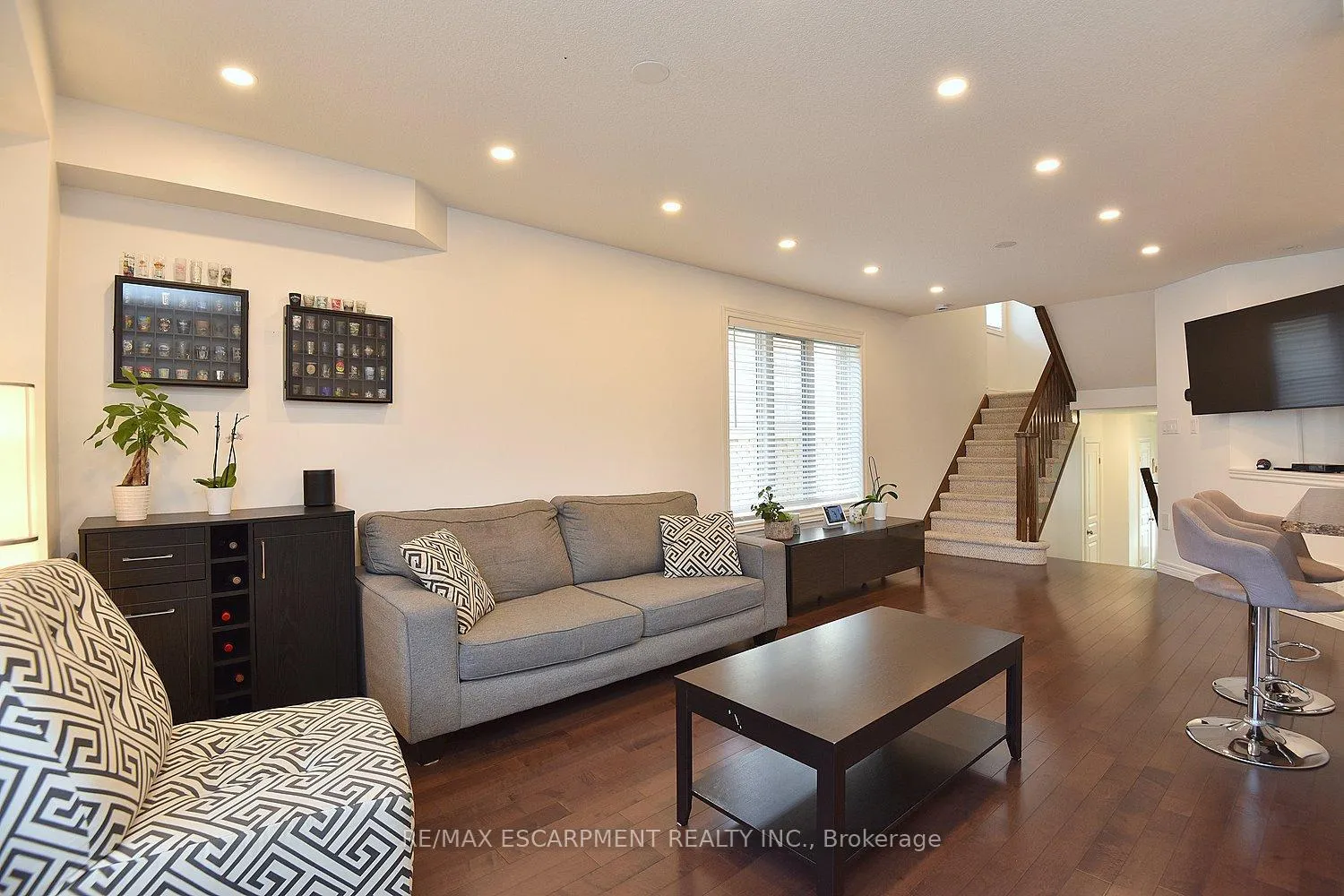 Photo 4 of 102 Celestial Crescent, Hamilton, Hannon — HOMEH