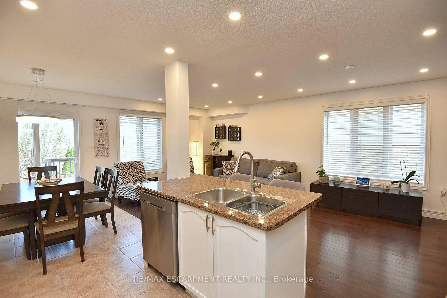 Photo 13 of 102 Celestial Crescent, Hamilton, Hannon — HOMEH
