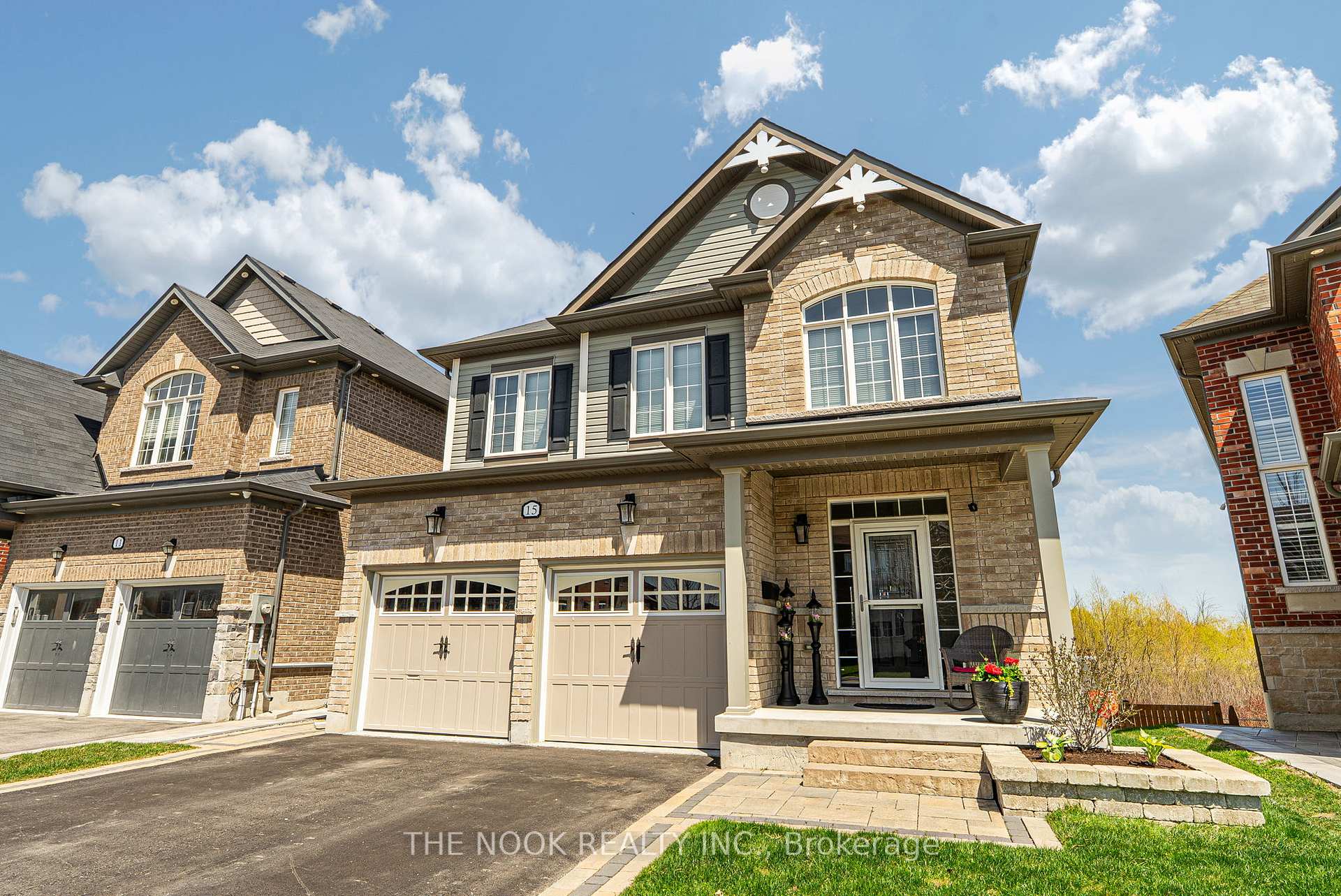 Photo 2 of 15 Purdy Place, Clarington, Bowmanville — HOMEH