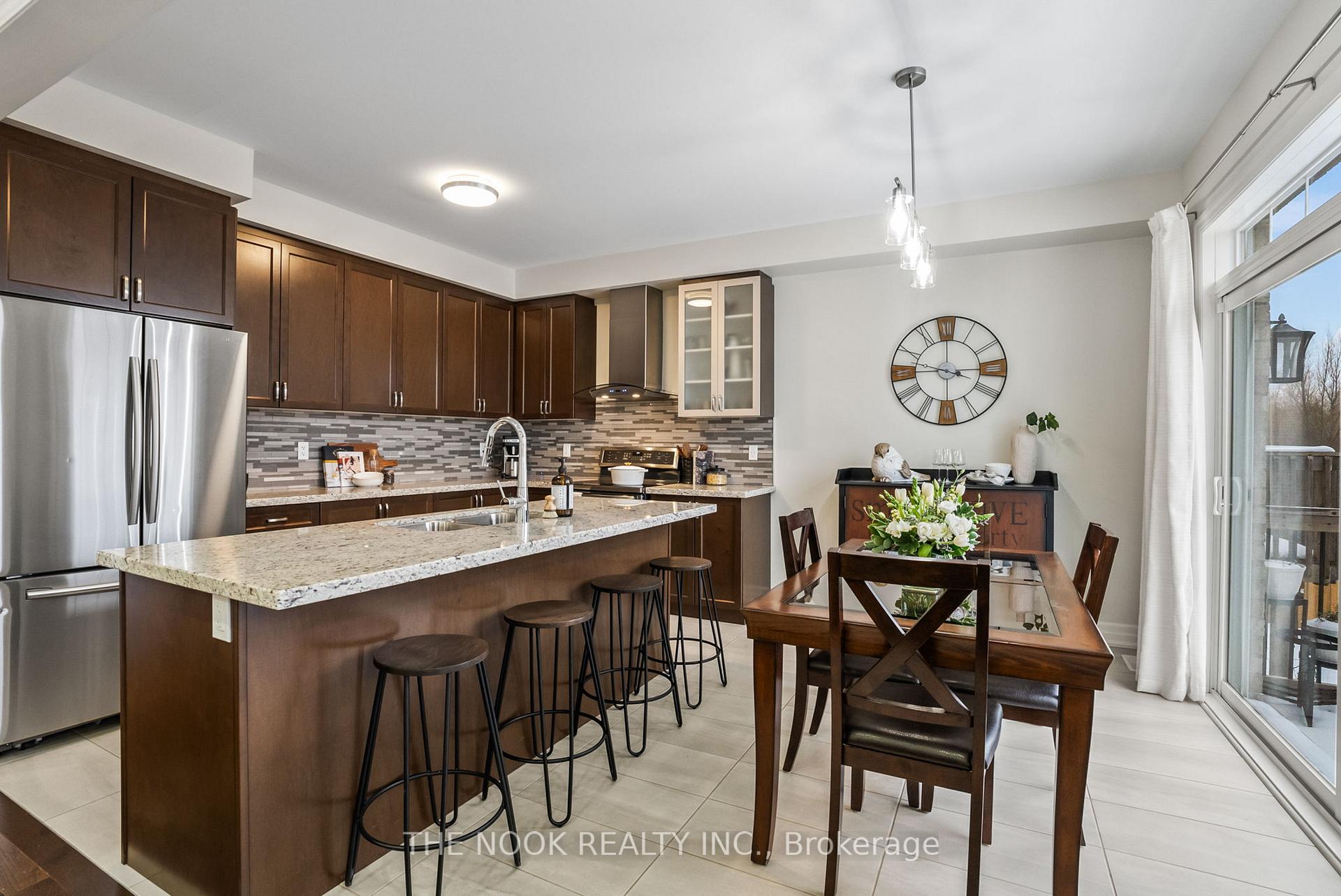 Photo 9 of 15 Purdy Place, Clarington, Bowmanville — HOMEH