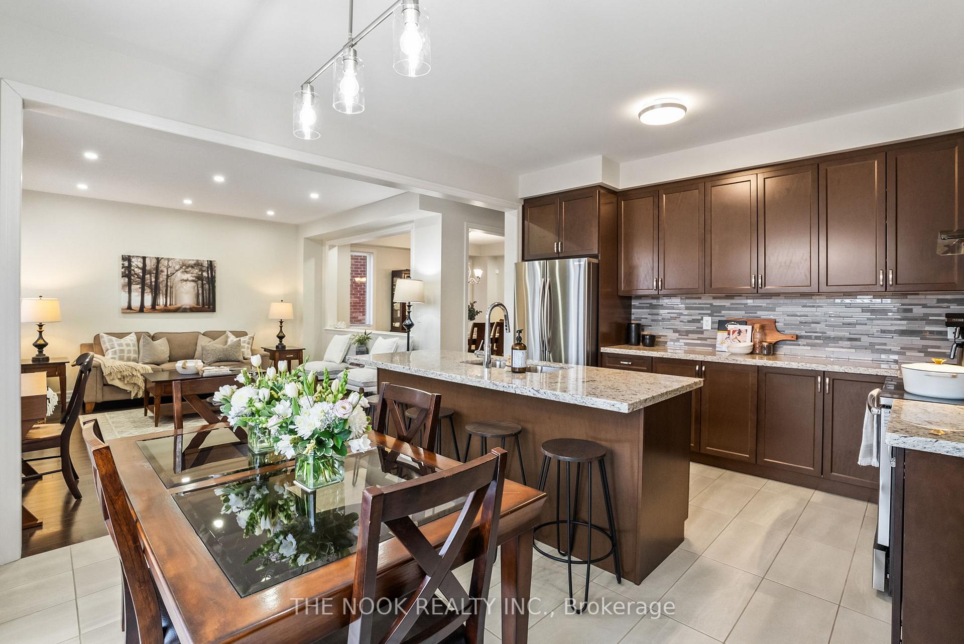 Photo 10 of 15 Purdy Place, Clarington, Bowmanville — HOMEH