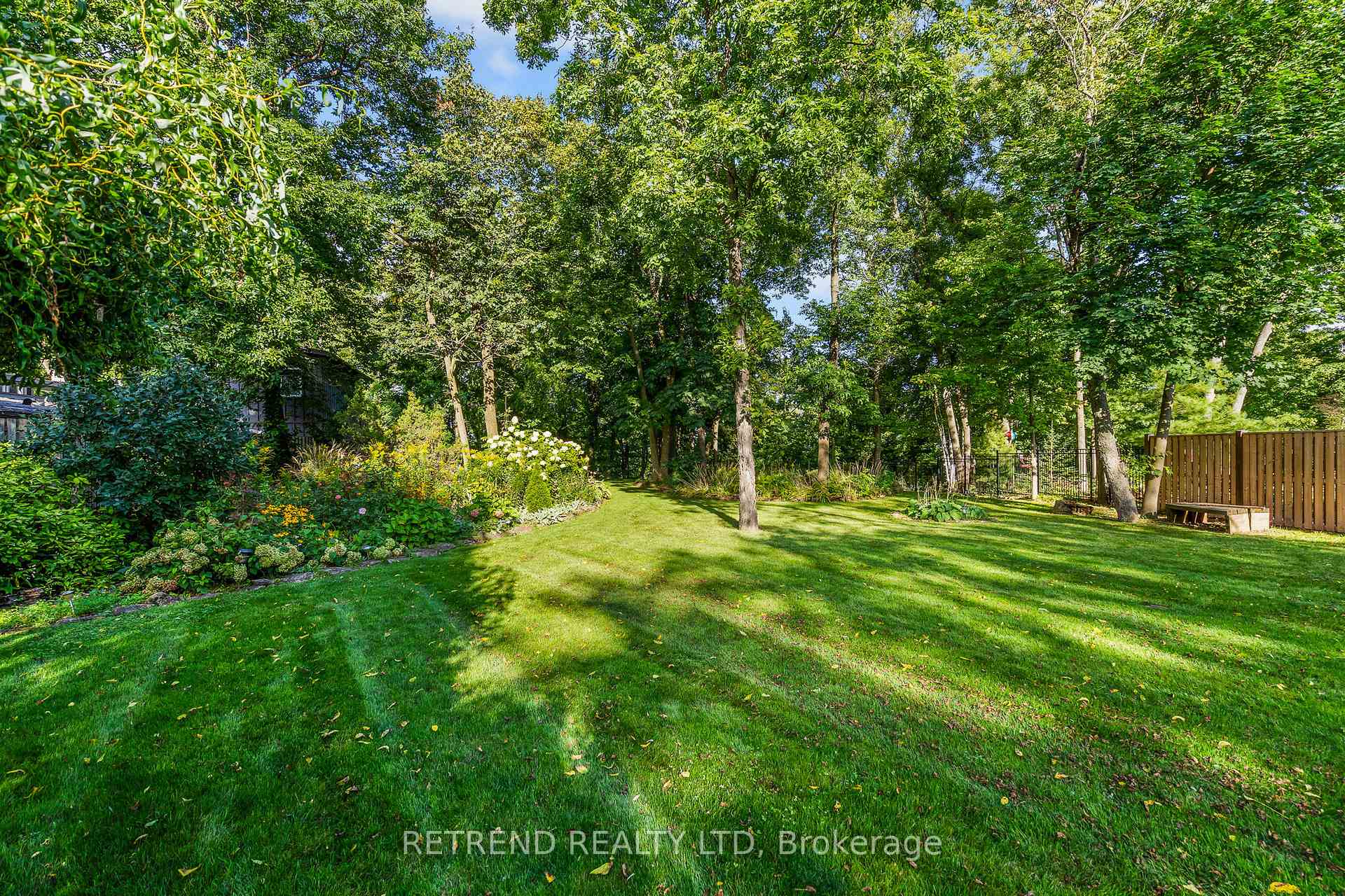 Photo 2 of 487 Ridge Road E, Grimsby, Grimsby Escarpment — HOMEH