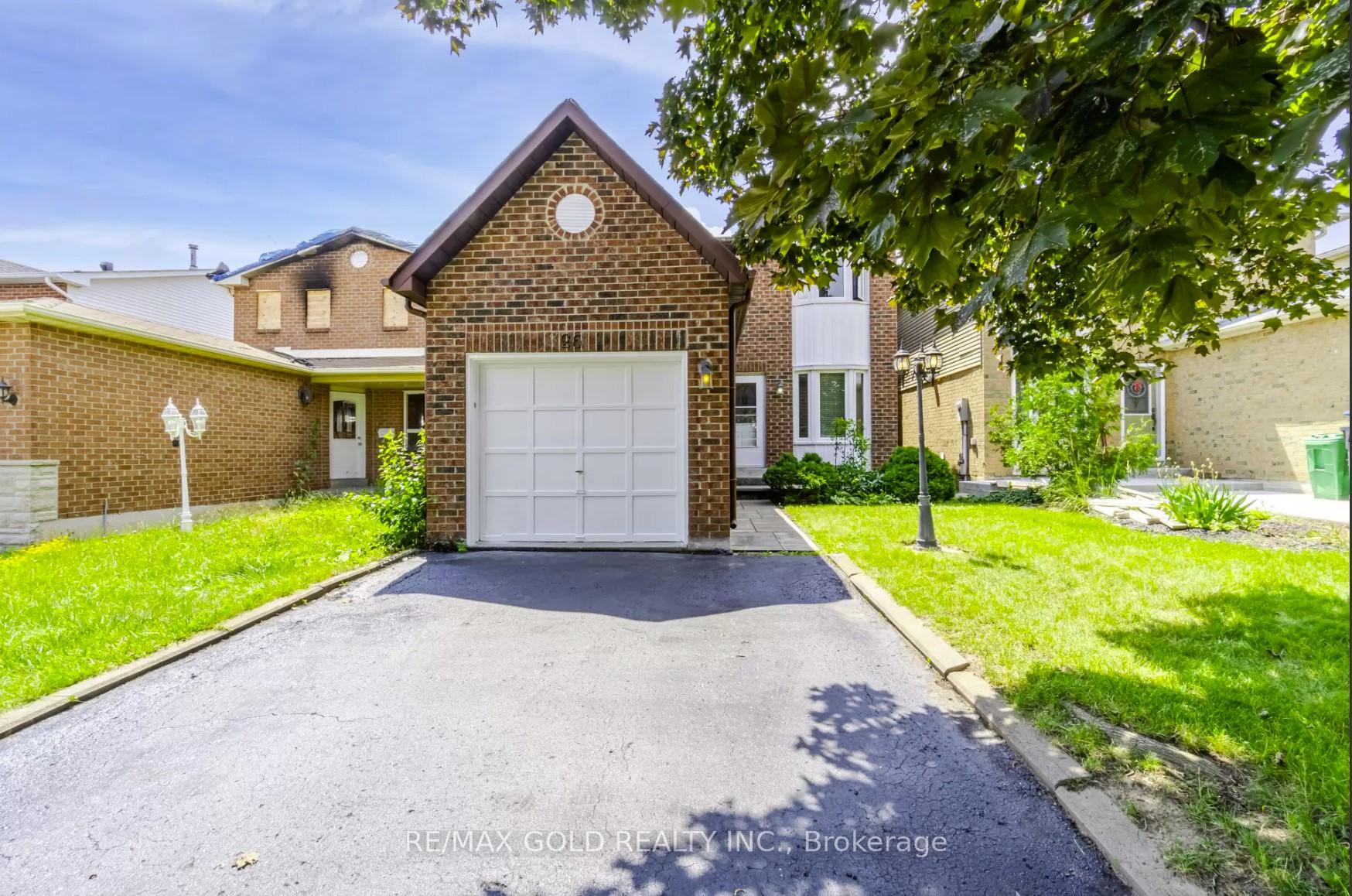 Photo 2 of 26 Rawling Crescent, Brampton, Heart Lake East — HOMEH