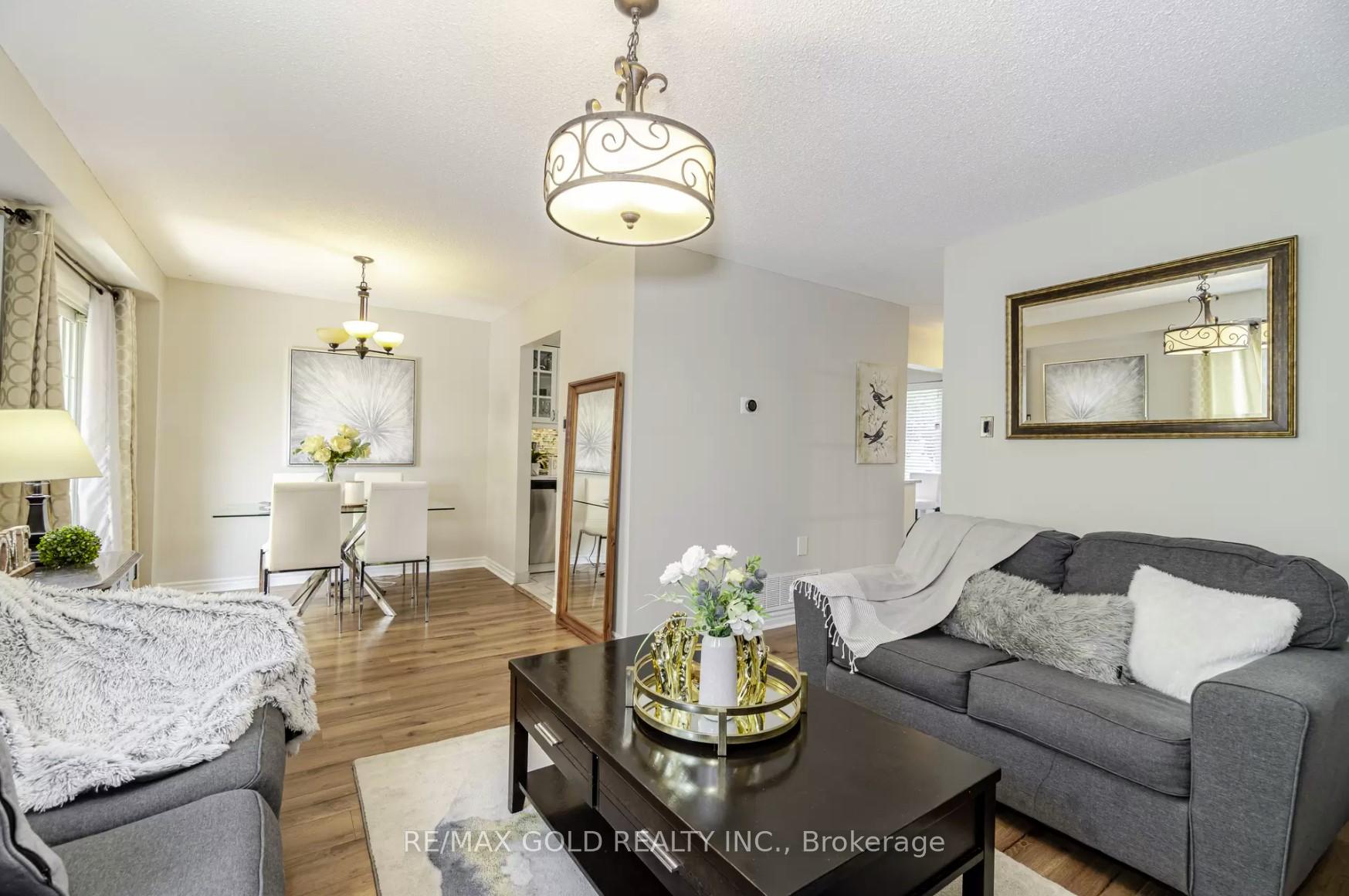 Photo 6 of 26 Rawling Crescent, Brampton, Heart Lake East — HOMEH