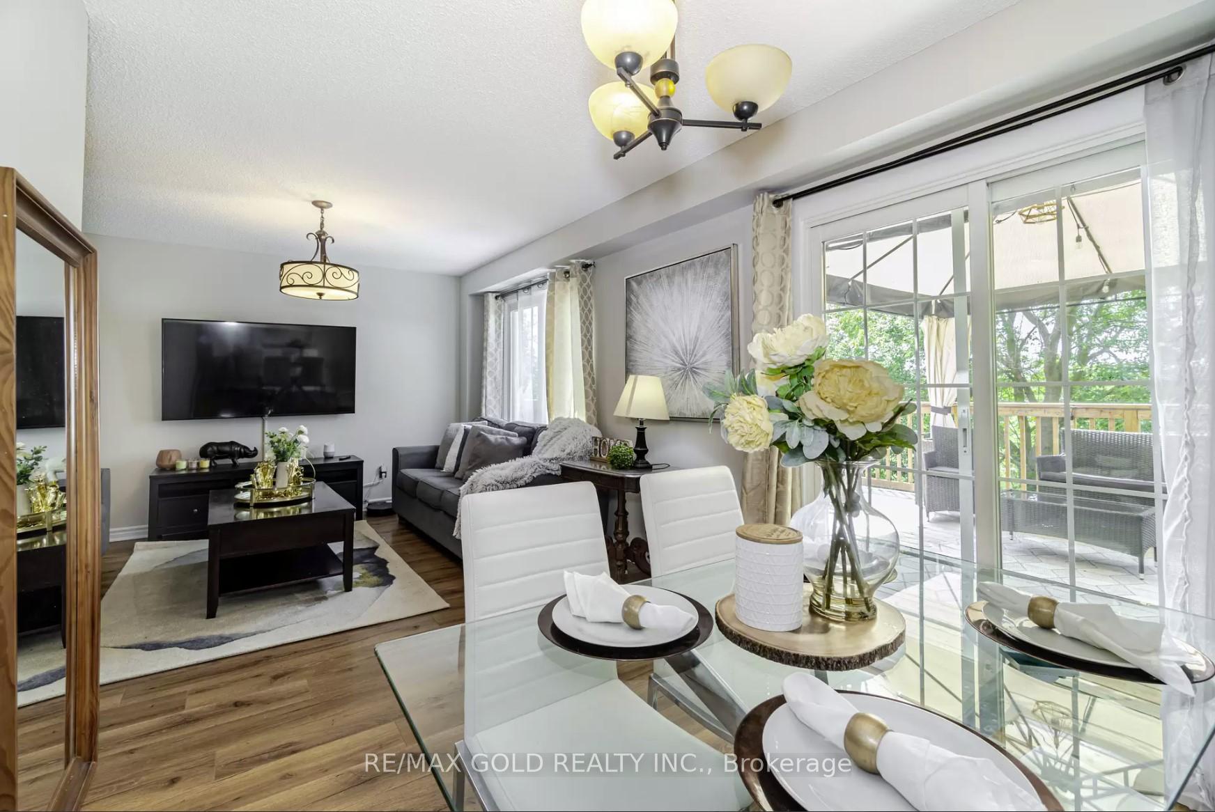 Photo 7 of 26 Rawling Crescent, Brampton, Heart Lake East — HOMEH