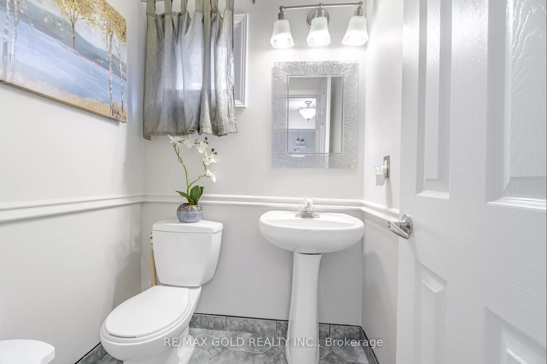 Photo 15 of 26 Rawling Crescent, Brampton, Heart Lake East — HOMEH