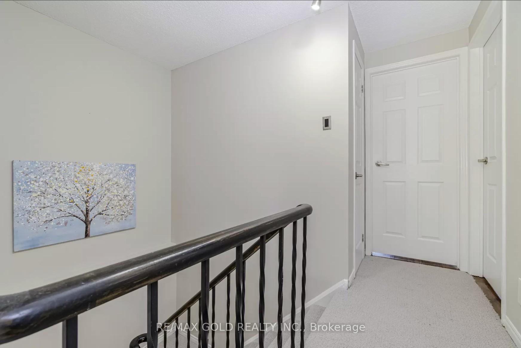 Photo 17 of 26 Rawling Crescent, Brampton, Heart Lake East — HOMEH