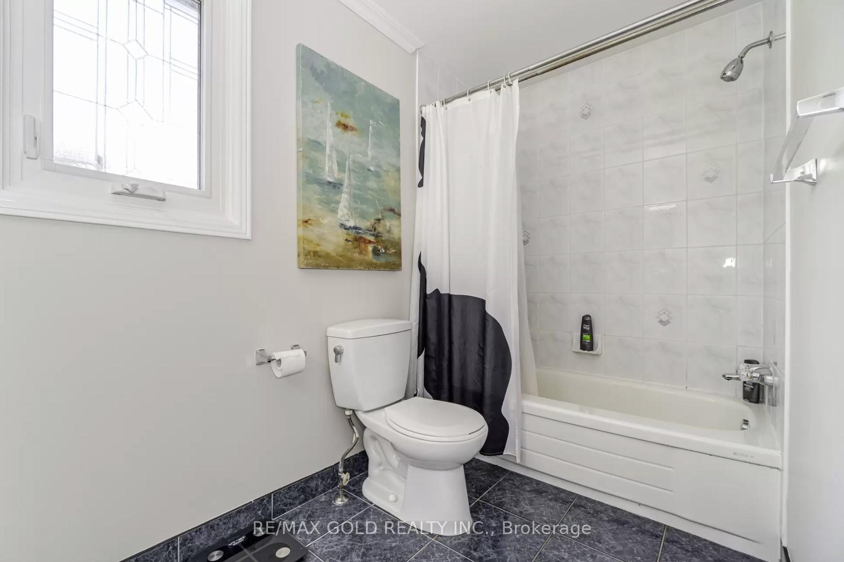 Photo 22 of 26 Rawling Crescent, Brampton, Heart Lake East — HOMEH