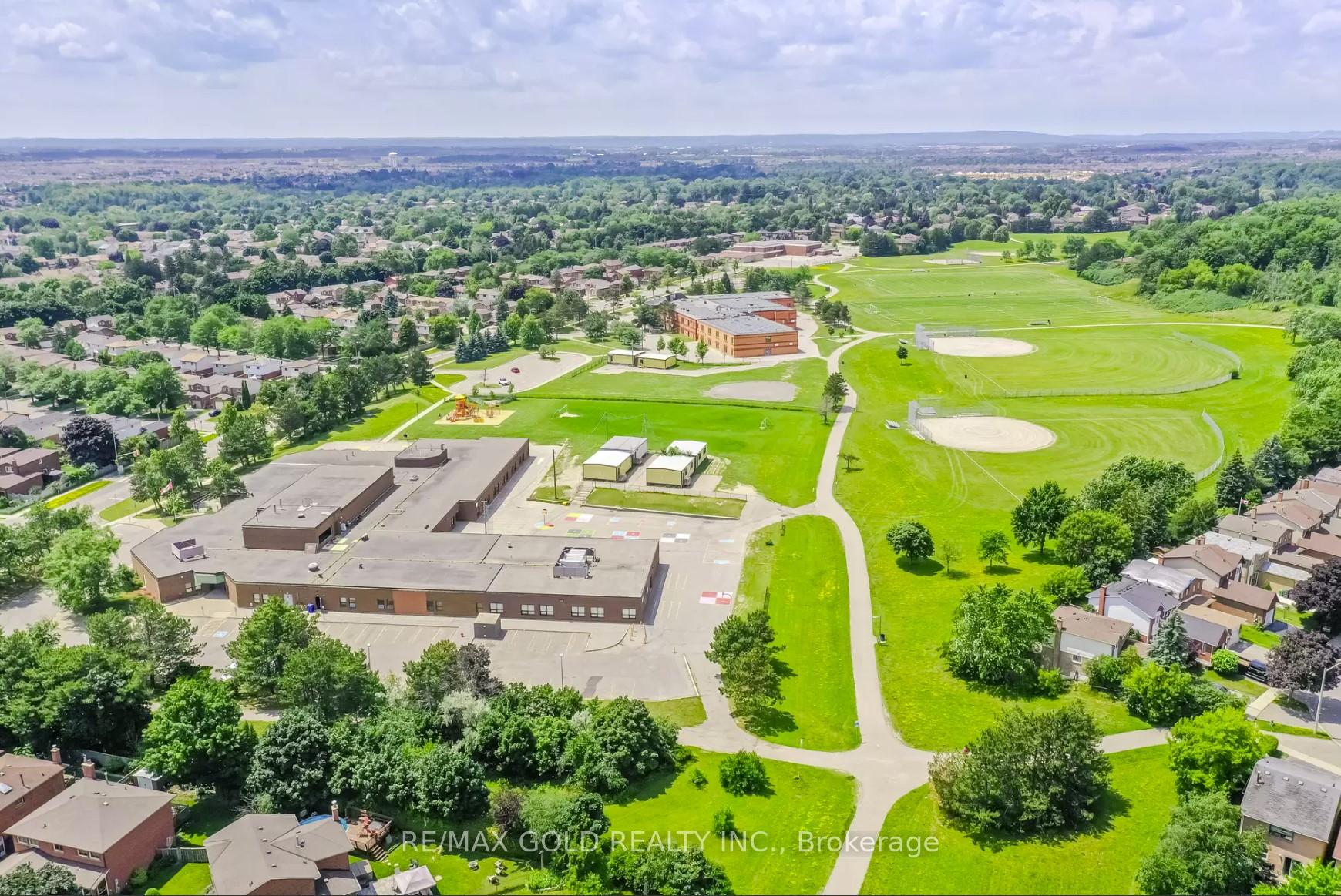 Photo 26 of 26 Rawling Crescent, Brampton, Heart Lake East — HOMEH