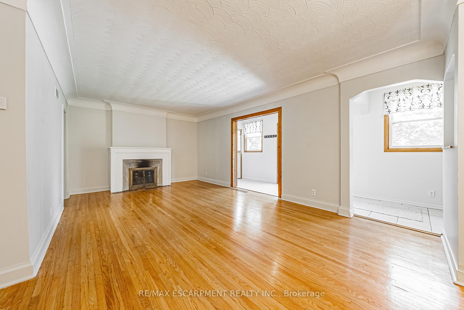 Photo 16 of 972 Kingsway Drive, Burlington, LaSalle — HOMEH