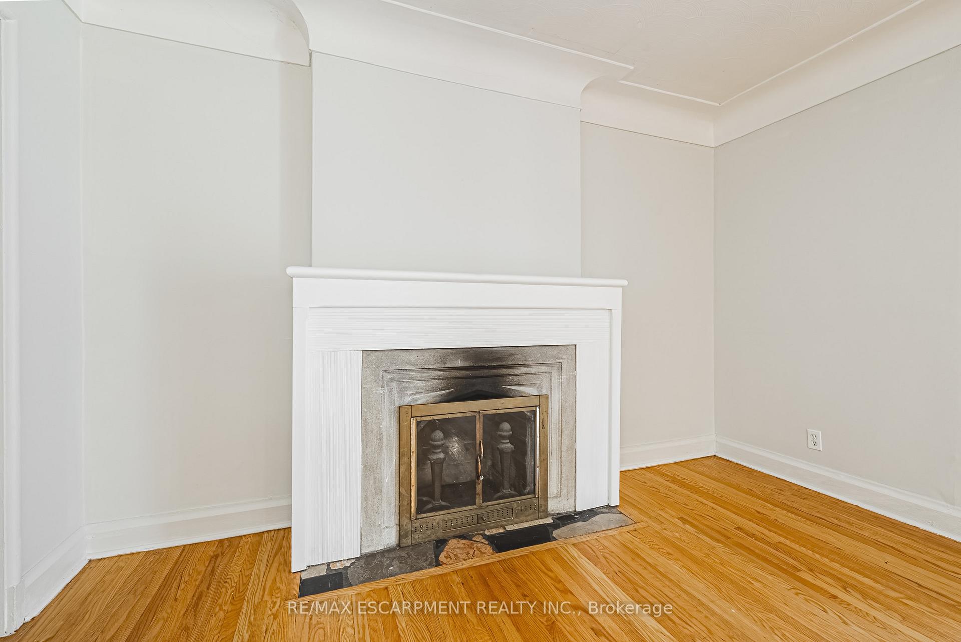 Photo 17 of 972 Kingsway Drive, Burlington, LaSalle — HOMEH