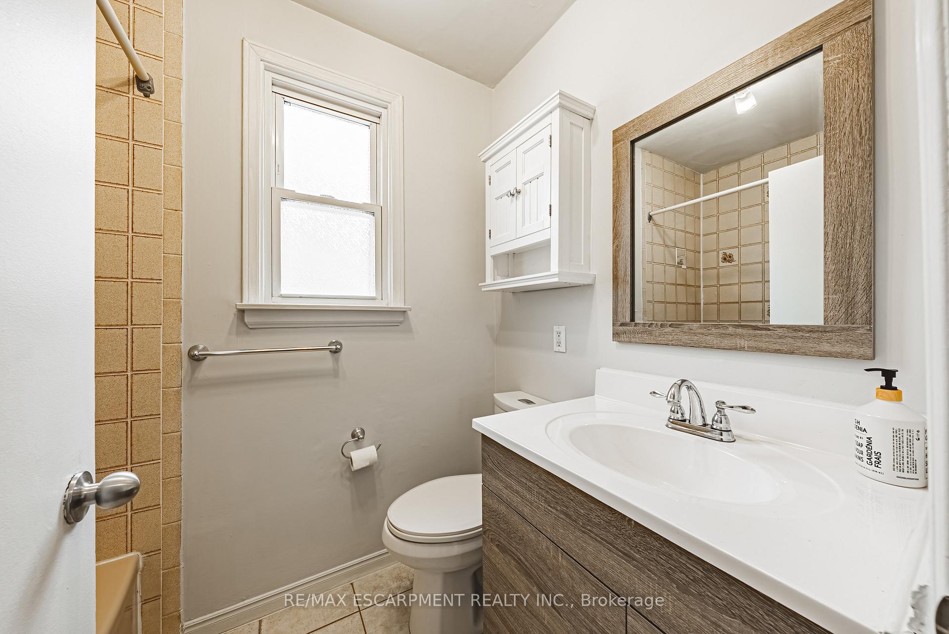 Photo 24 of 972 Kingsway Drive, Burlington, LaSalle — HOMEH