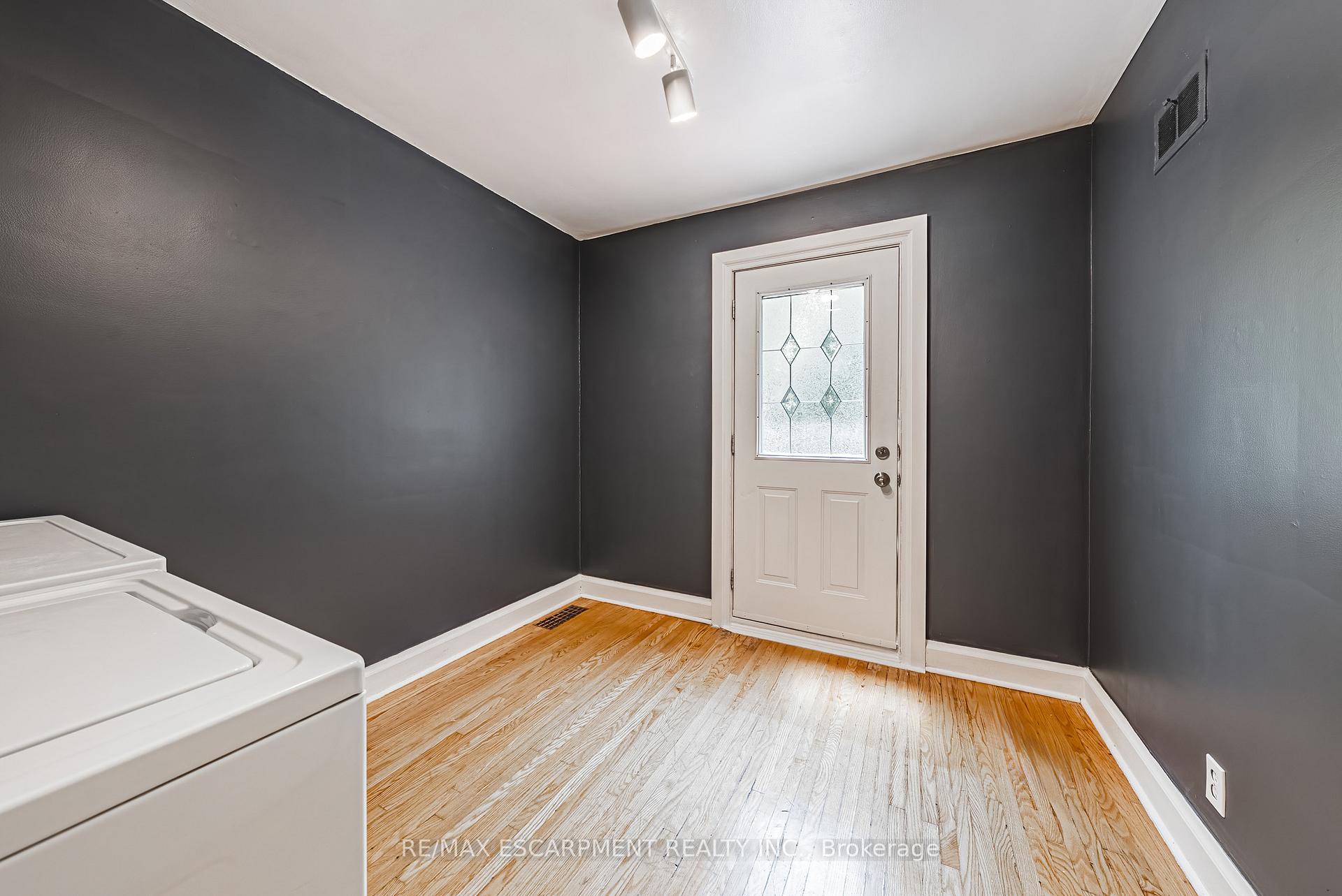 Photo 25 of 972 Kingsway Drive, Burlington, LaSalle — HOMEH