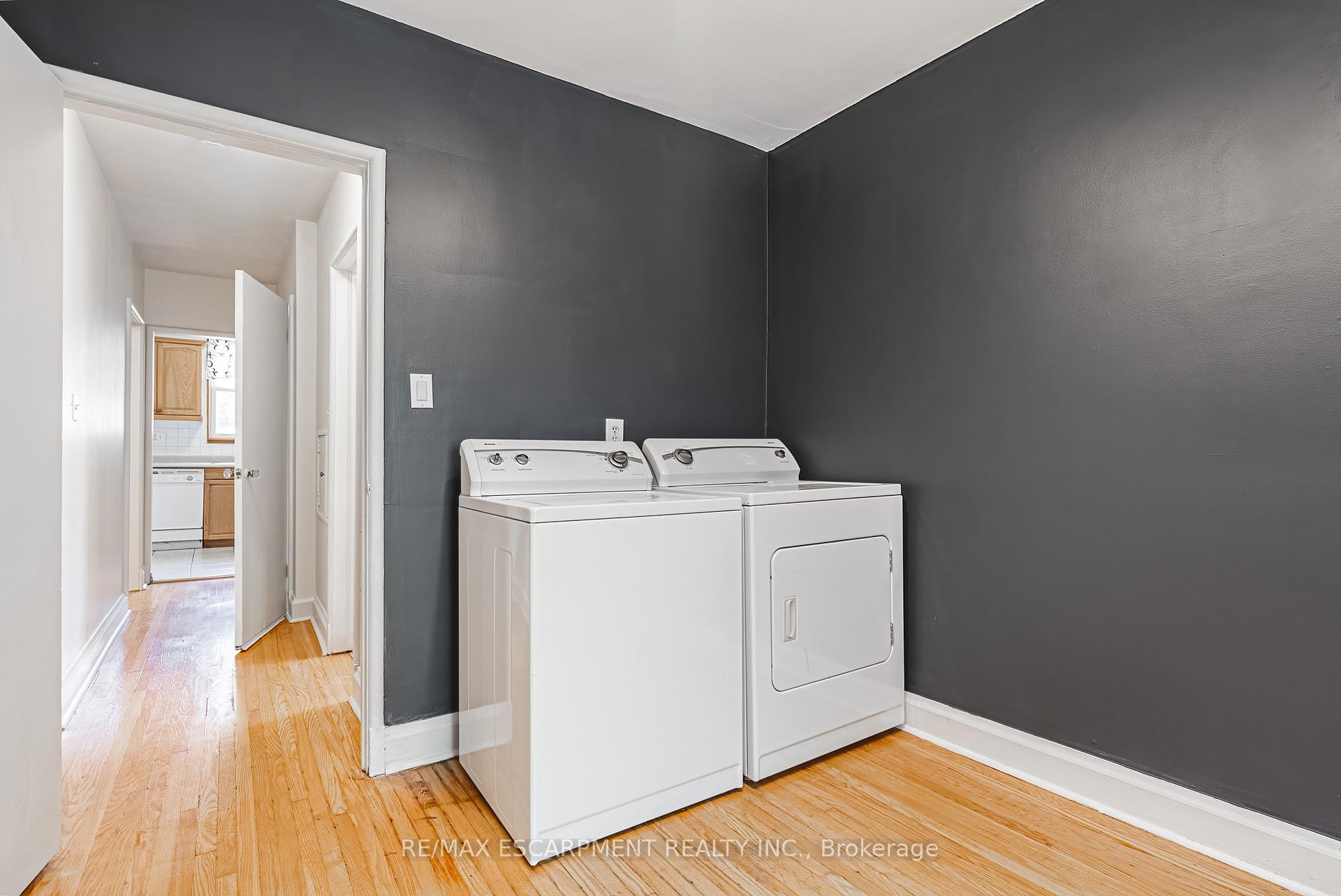 Photo 26 of 972 Kingsway Drive, Burlington, LaSalle — HOMEH