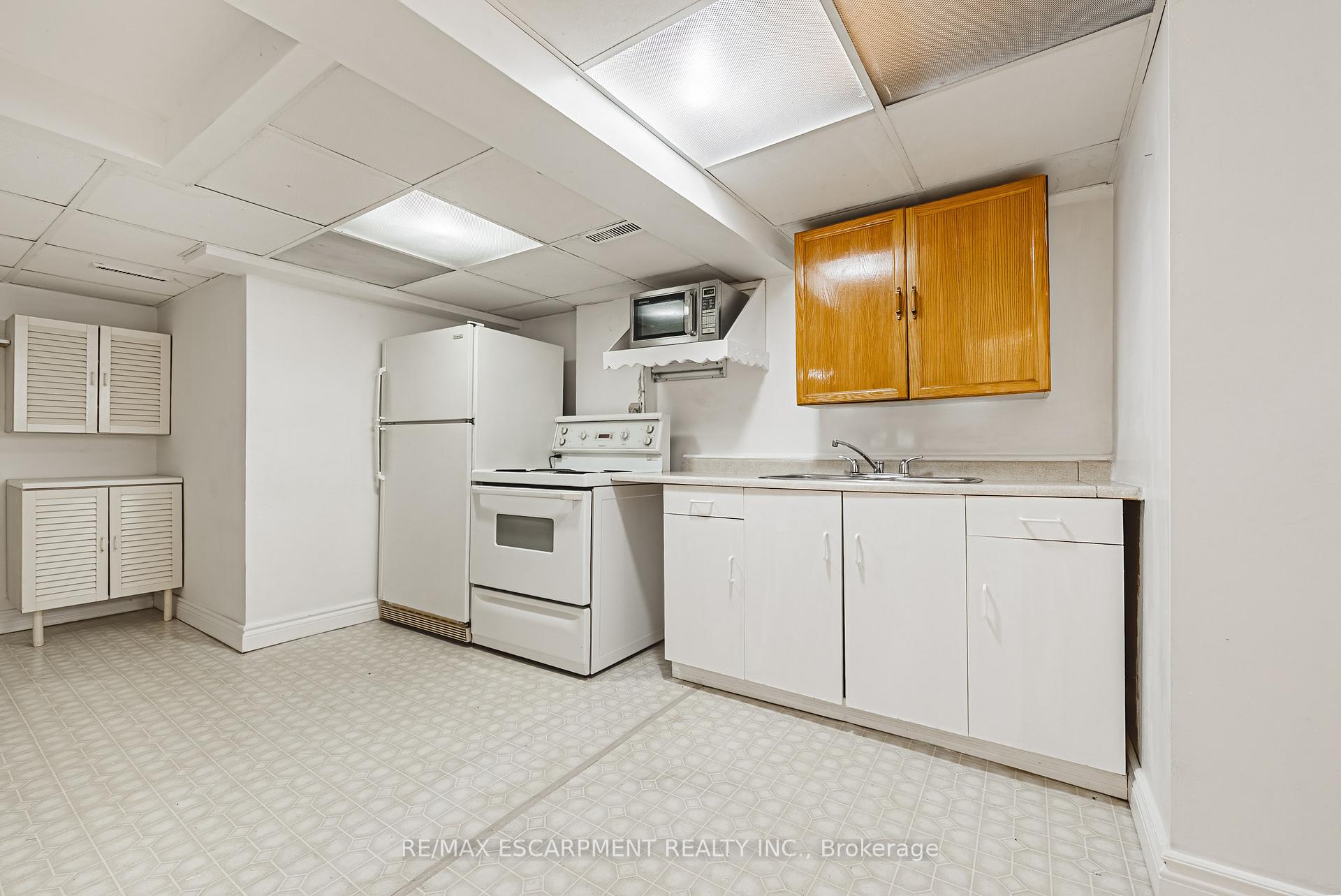 Photo 30 of 972 Kingsway Drive, Burlington, LaSalle — HOMEH
