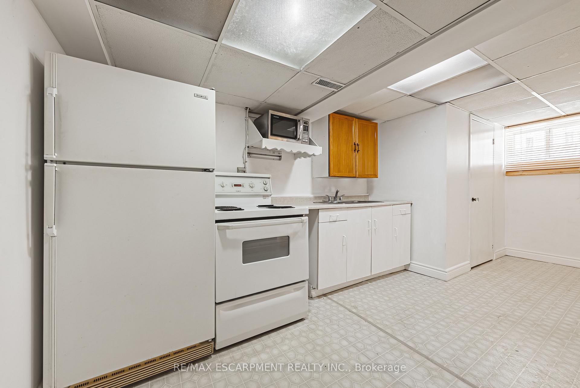Photo 31 of 972 Kingsway Drive, Burlington, LaSalle — HOMEH