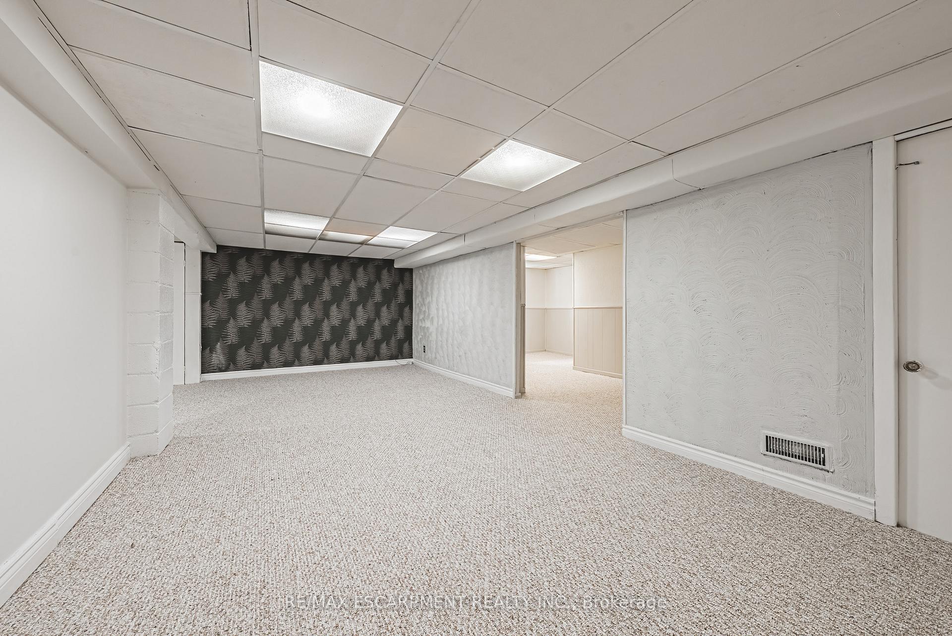 Photo 33 of 972 Kingsway Drive, Burlington, LaSalle — HOMEH