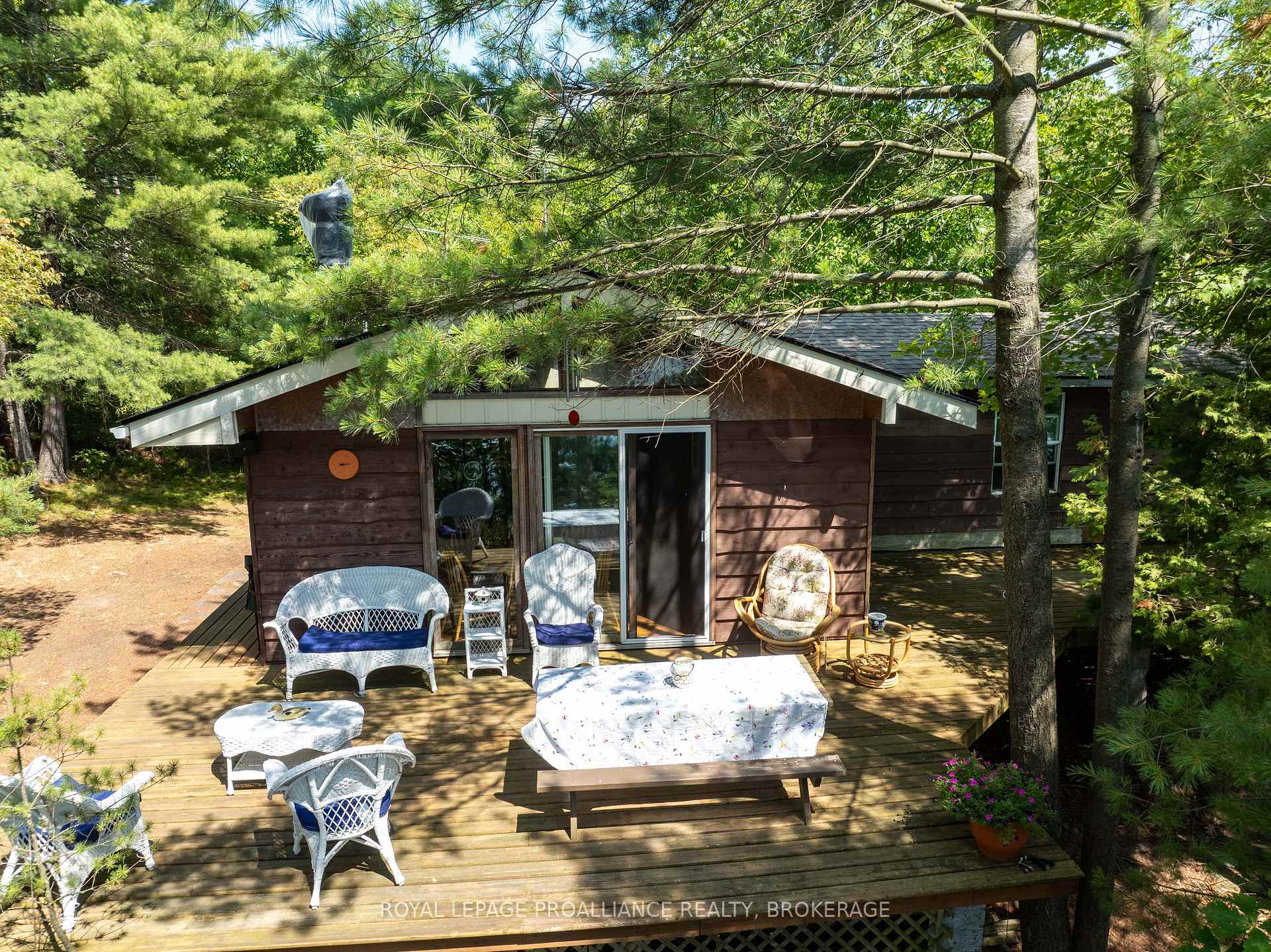 Photo 3 of 1379 Everett Lane, Frontenac, Frontenac South — HOMEH