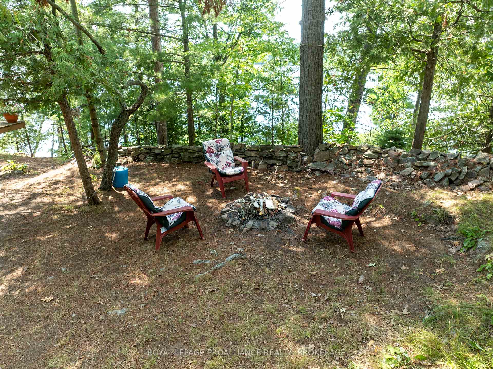 Photo 4 of 1379 Everett Lane, Frontenac, Frontenac South — HOMEH