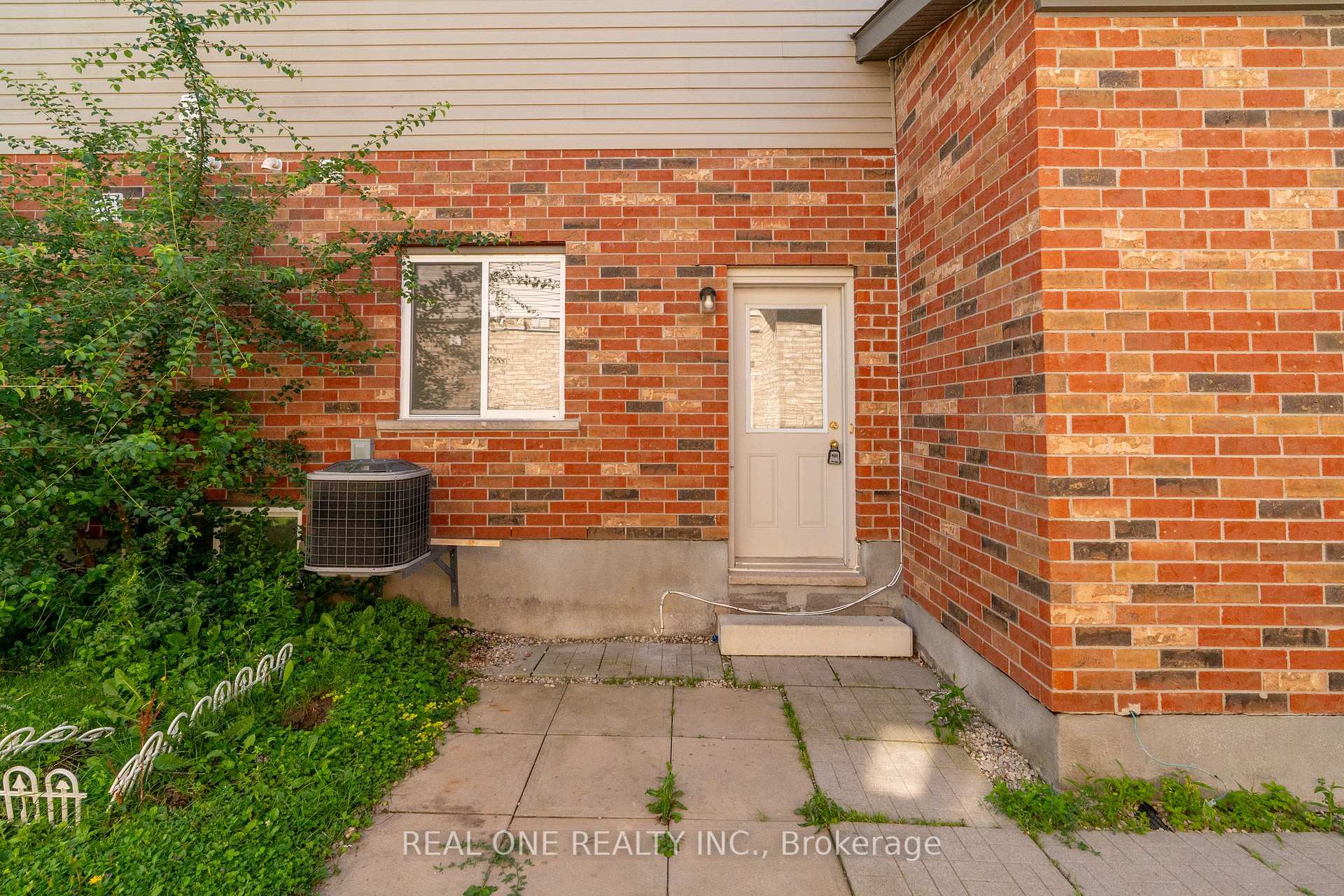 Photo 1 of Unit B, 134 Dawn Avenue, Guelph, Clairfields/Hanlon Business Park — HOMEH