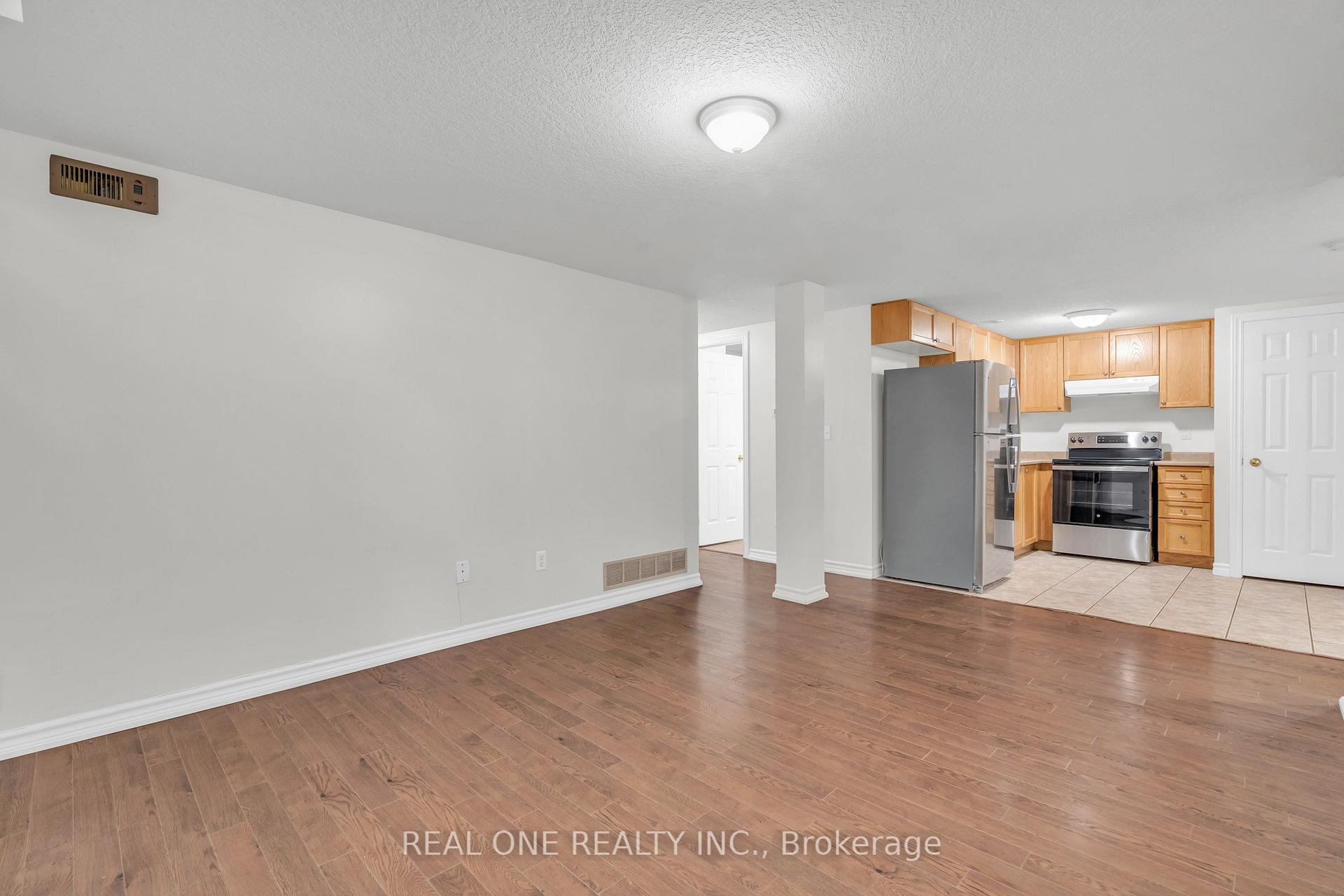 Photo 12 of Unit B, 134 Dawn Avenue, Guelph, Clairfields/Hanlon Business Park — HOMEH
