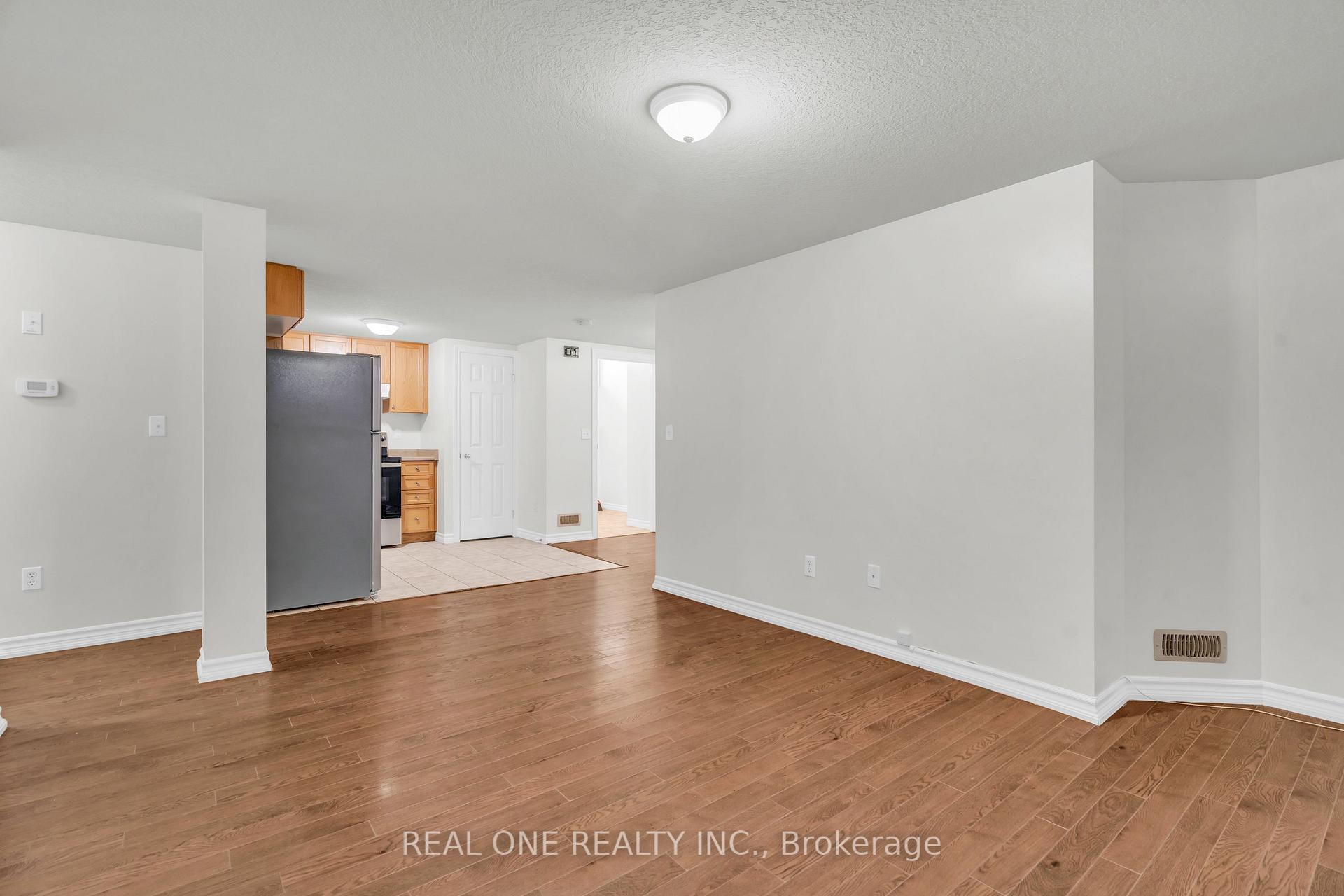 Photo 13 of Unit B, 134 Dawn Avenue, Guelph, Clairfields/Hanlon Business Park — HOMEH