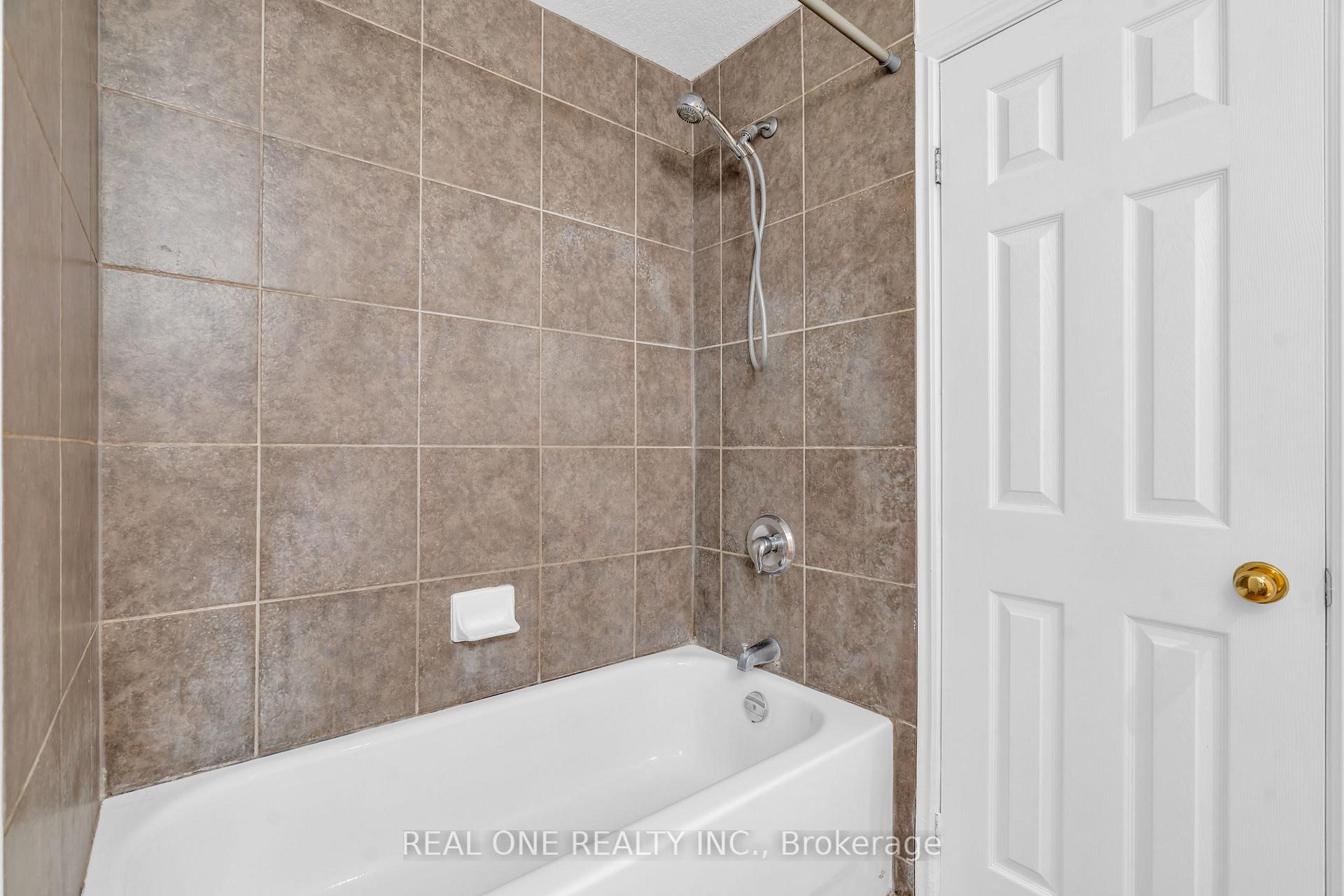 Photo 17 of Unit B, 134 Dawn Avenue, Guelph, Clairfields/Hanlon Business Park — HOMEH