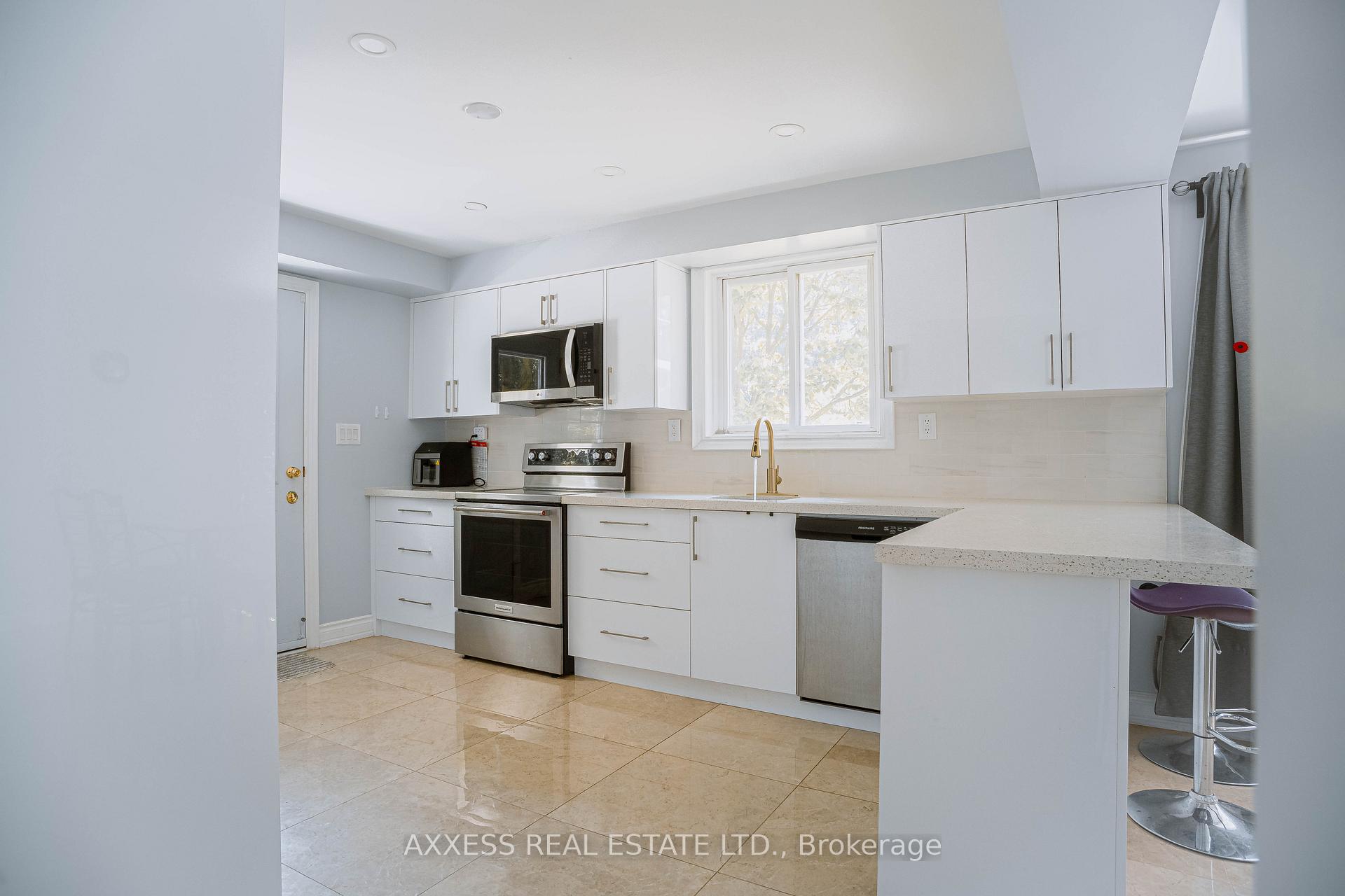 Photo 7 of 263 Elm Avenue, Georgina, Keswick South — HOMEH