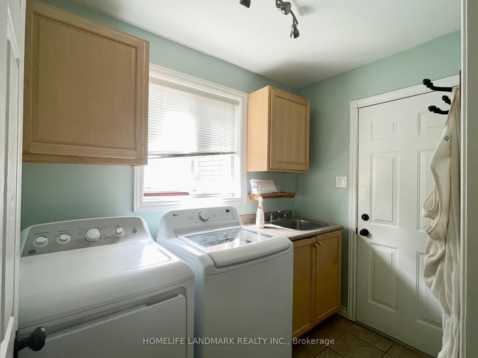 Photo 5 of 7 Crimson Ridge Road, Barrie, Bayshore — HOMEH
