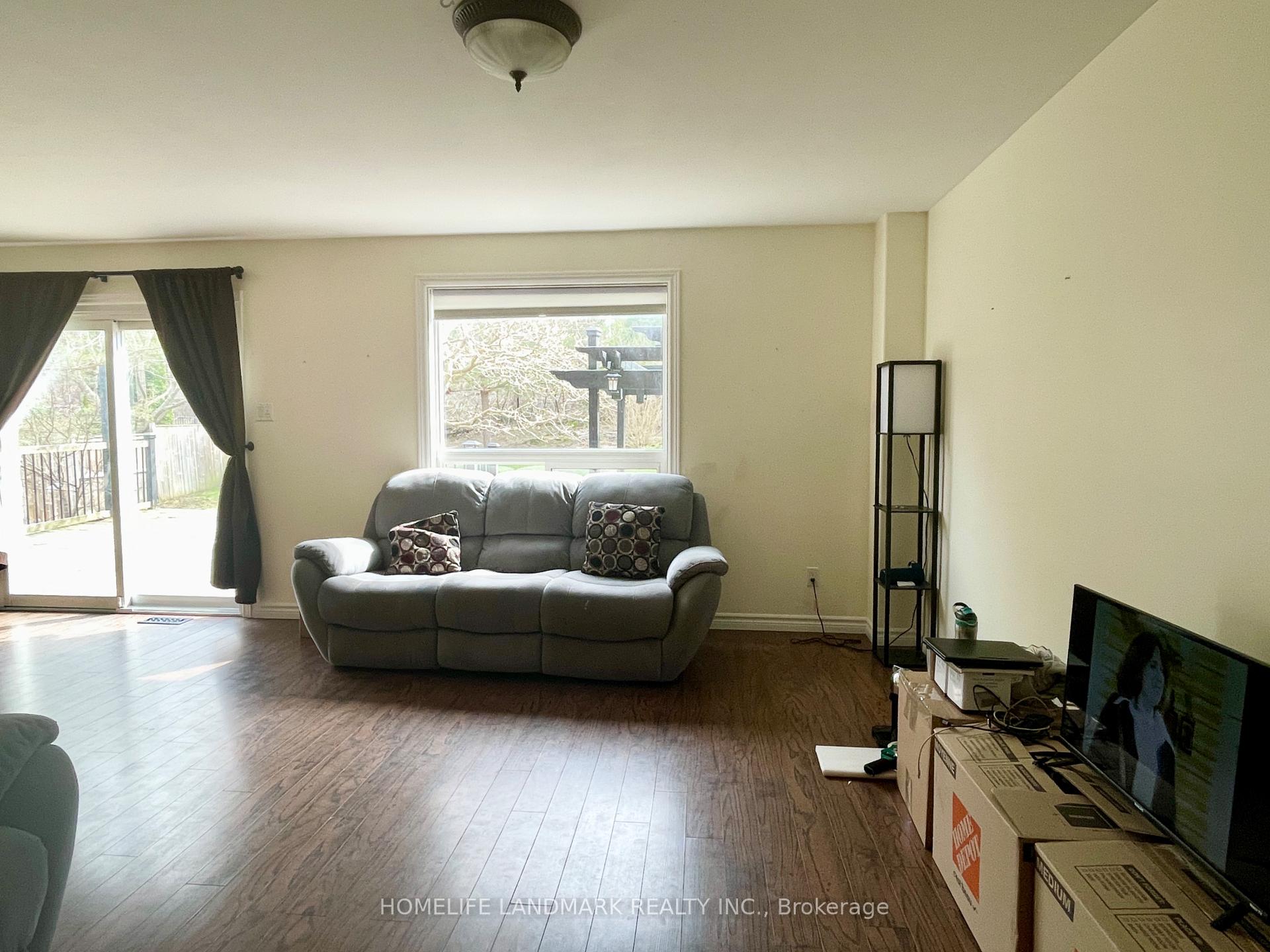Photo 10 of 7 Crimson Ridge Road, Barrie, Bayshore — HOMEH