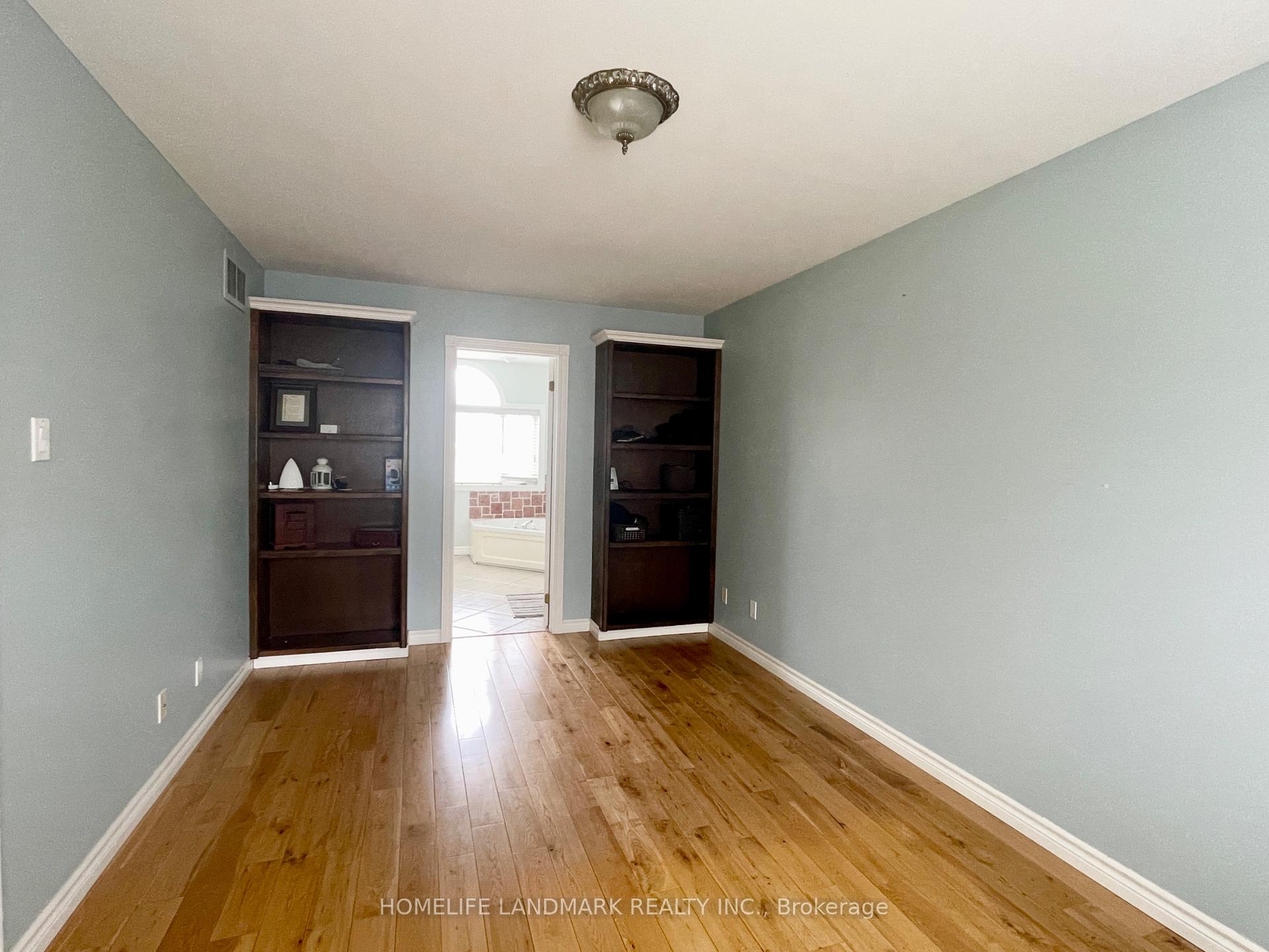 Photo 17 of 7 Crimson Ridge Road, Barrie, Bayshore — HOMEH