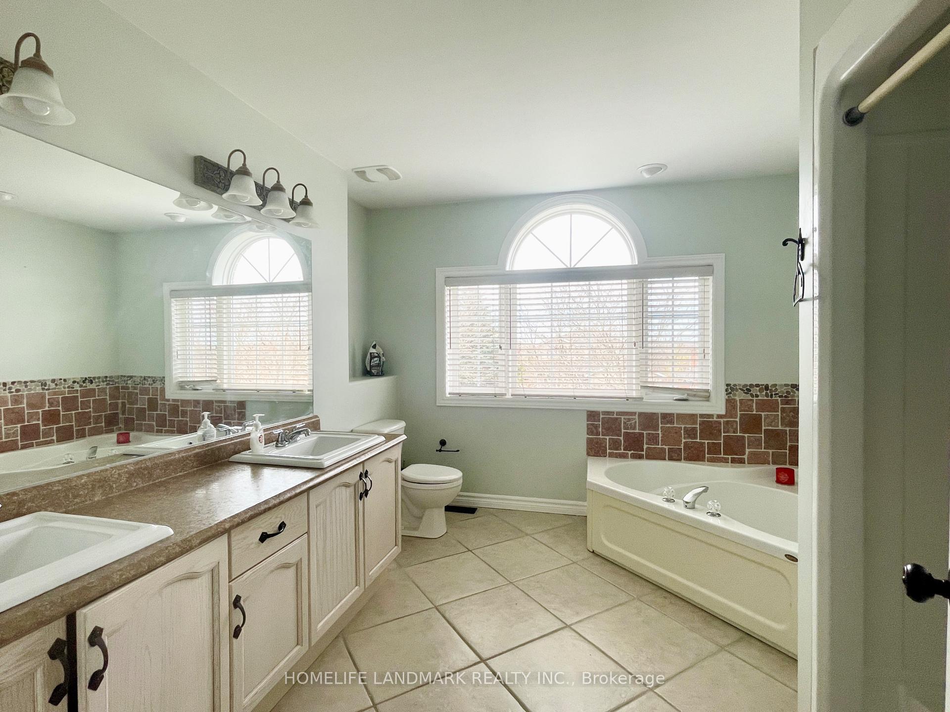 Photo 18 of 7 Crimson Ridge Road, Barrie, Bayshore — HOMEH